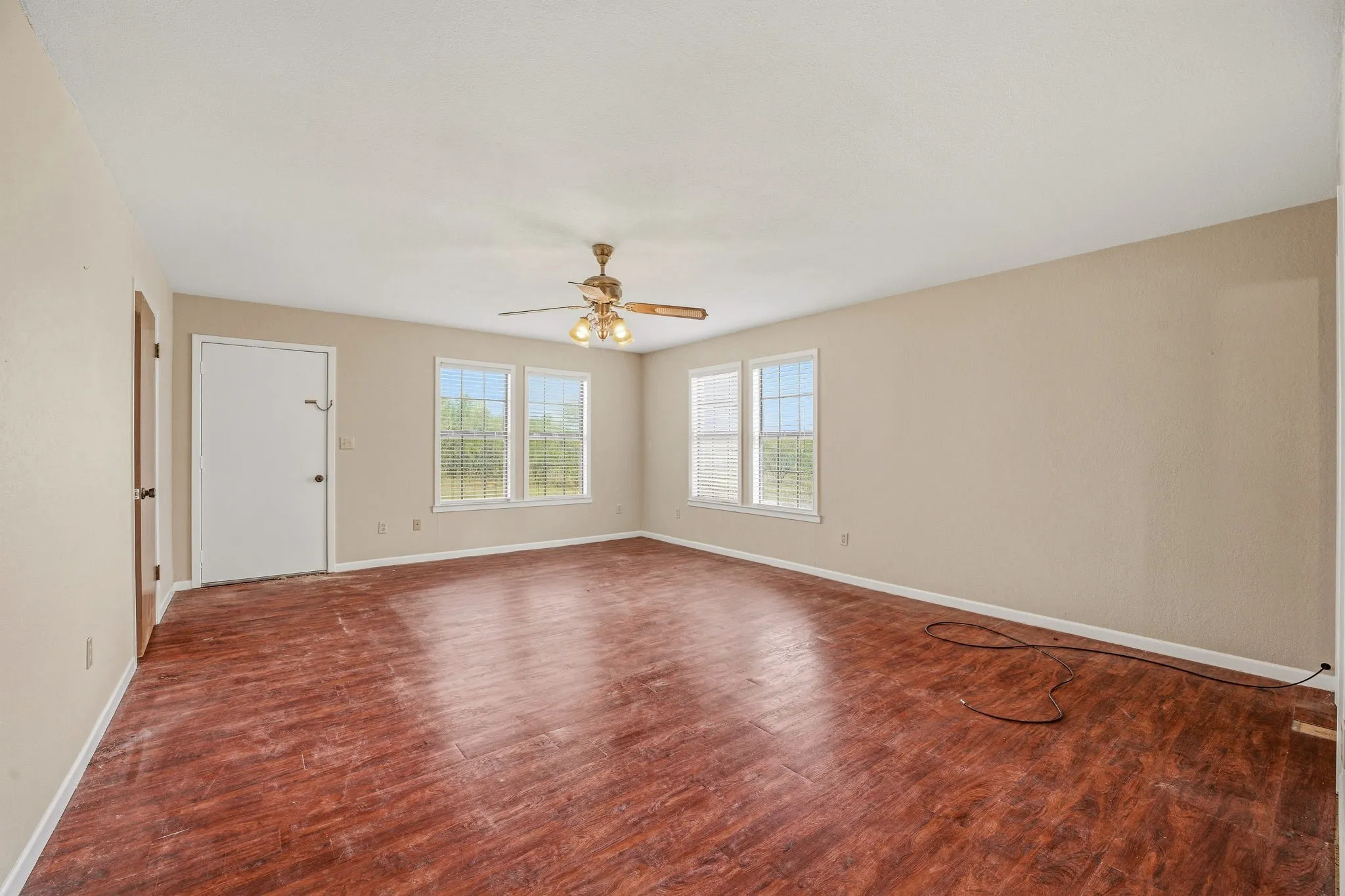 Single Family Residence For Sale in Eastland County , 2309 County Road 295, Carbon, Texas 76435, 2 Bedroom, 2 Bathroom, Garage spaces, 1,920 Sqft, built in 1960, mls#21287293, Real Estate Agent in Carbon, Homes For Sale in Eastland county, Homes For Sale in Carbon, Realtor in Carbon Texas, Real Estate Brokerage Independent Realty Texas, Luminita Cordes Realtor