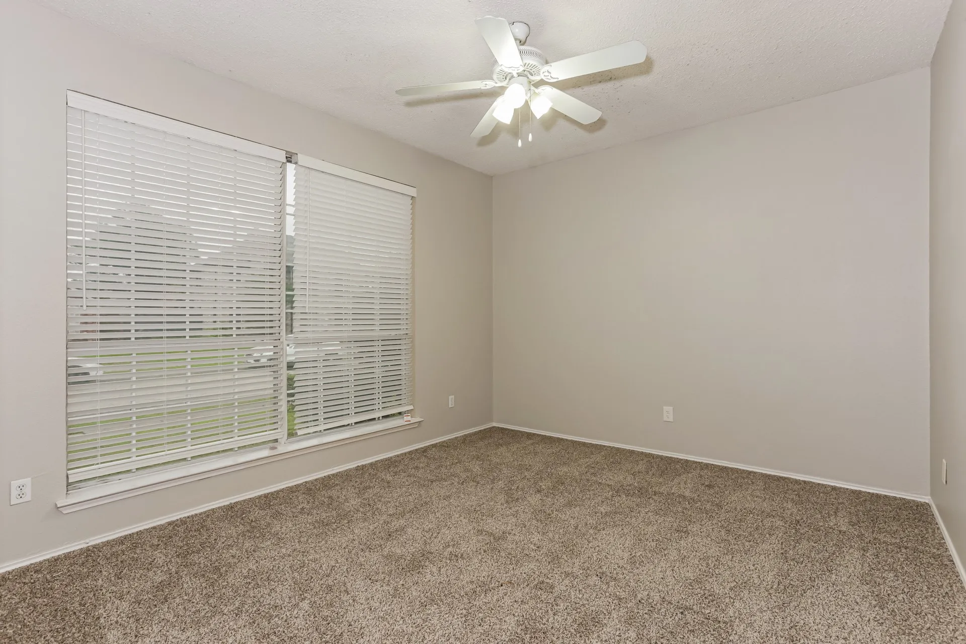 Single Family Residence For Rent in Dallas County , 2329 Bent Brook Drive, Mesquite, Texas 75181, 5 Bedroom, 3 Bathroom, 2 Garage spaces, 3,094 Sqft, built in 1992, mls#21287318, Real Estate Agent in Mesquite, Homes For Rent in Dallas county, Homes For Rent in Mesquite, Realtor in Mesquite Texas, Real Estate Brokerage Independent Realty Texas, Luminita Cordes Realtor