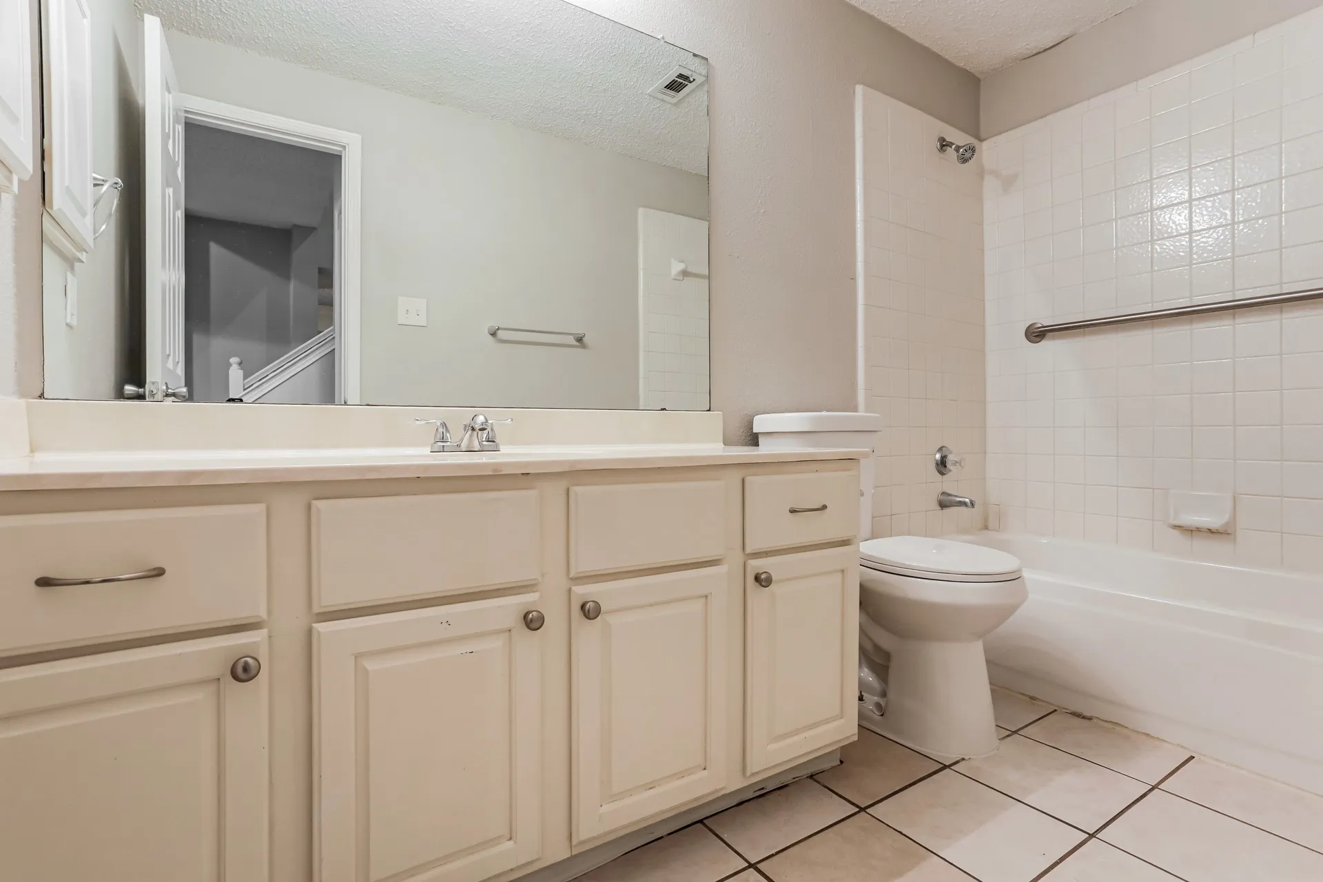 Single Family Residence For Rent in Dallas County , 2329 Bent Brook Drive, Mesquite, Texas 75181, 5 Bedroom, 3 Bathroom, 2 Garage spaces, 3,094 Sqft, built in 1992, mls#21287318, Real Estate Agent in Mesquite, Homes For Rent in Dallas county, Homes For Rent in Mesquite, Realtor in Mesquite Texas, Real Estate Brokerage Independent Realty Texas, Luminita Cordes Realtor