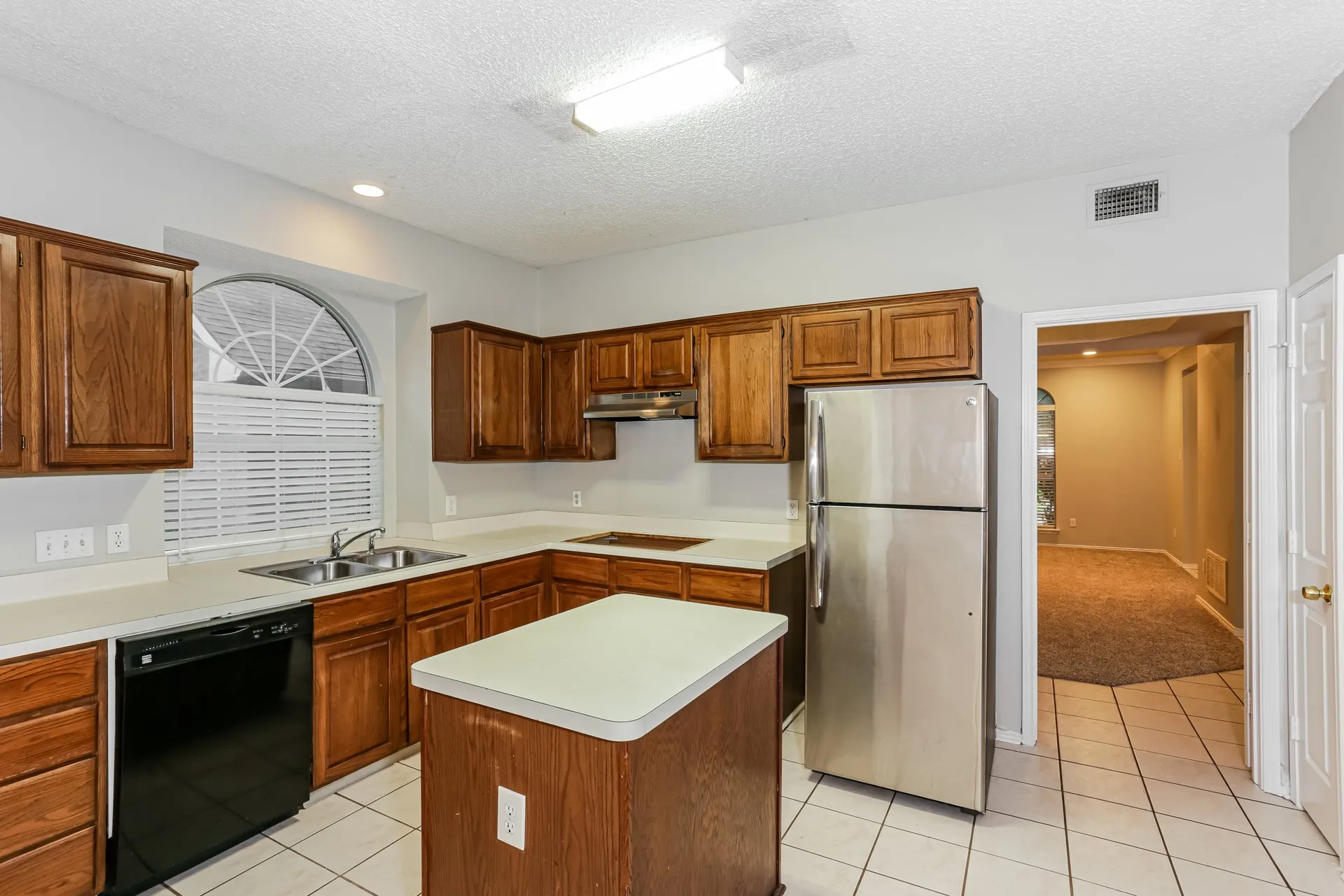 Single Family Residence For Rent in Dallas County , 2329 Bent Brook Drive, Mesquite, Texas 75181, 5 Bedroom, 3 Bathroom, 2 Garage spaces, 3,094 Sqft, built in 1992, mls#21287318, Real Estate Agent in Mesquite, Homes For Rent in Dallas county, Homes For Rent in Mesquite, Realtor in Mesquite Texas, Real Estate Brokerage Independent Realty Texas, Luminita Cordes Realtor