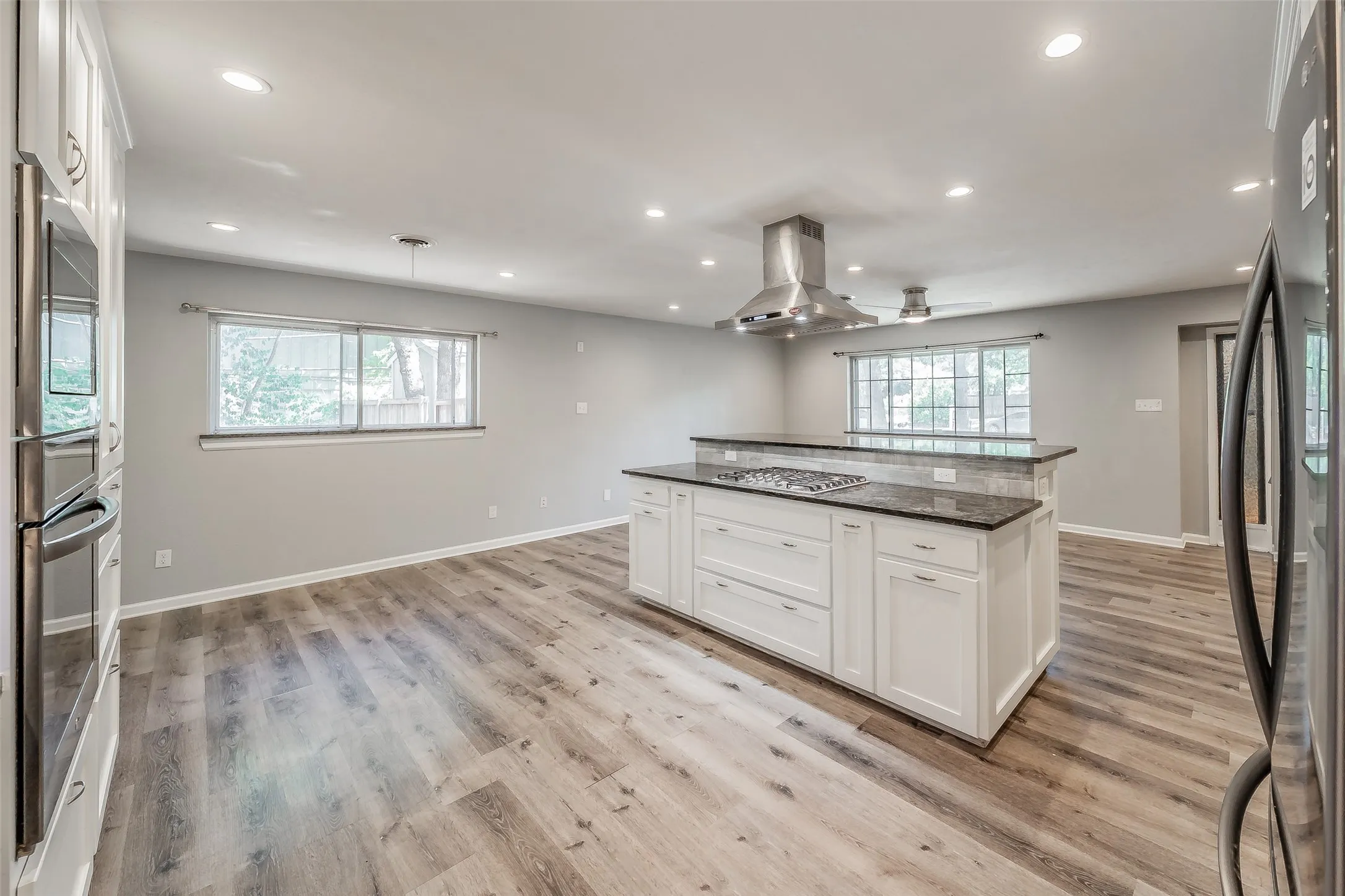 Single Family Residence For Sale in Tarrant County , 524 Buffalo Drive, Arlington, Texas 76013, 4 Bedroom, 2 Bathroom, 2 Garage spaces, 2,116 Sqft, built in 1963, mls#21287325, Real Estate Agent in Arlington, Homes For Sale in Tarrant county, Homes For Sale in Arlington, Realtor in Arlington Texas, Real Estate Brokerage Independent Realty Texas, Luminita Cordes Realtor