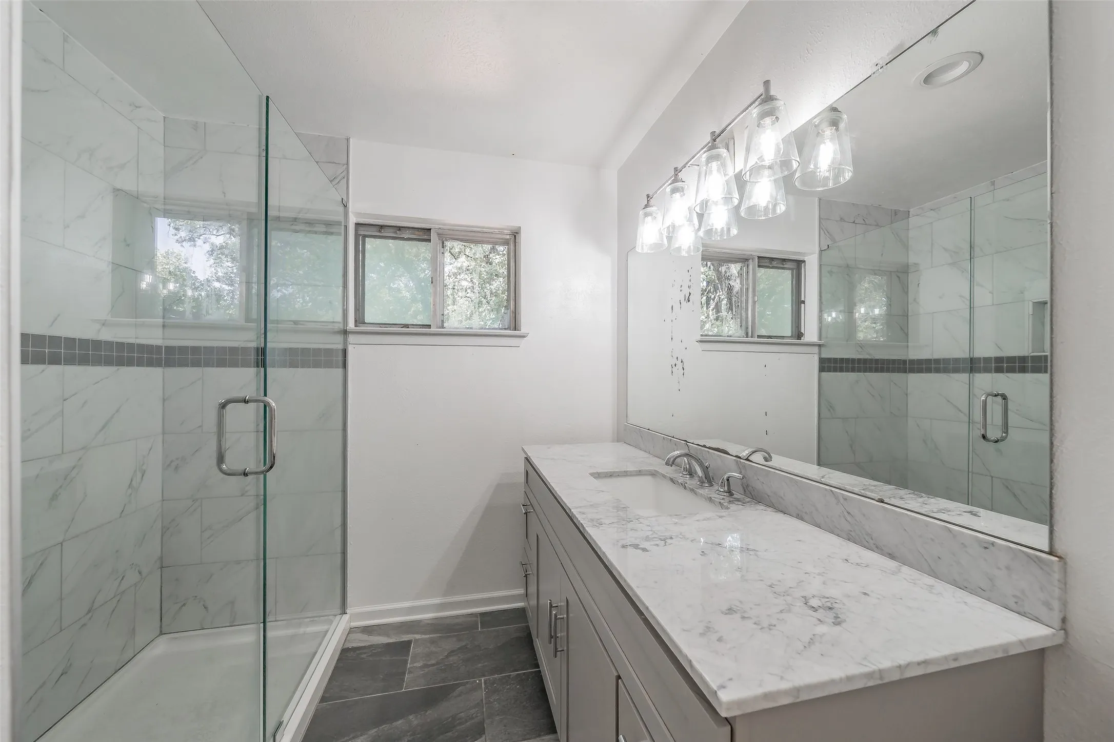 Single Family Residence For Sale in Tarrant County , 524 Buffalo Drive, Arlington, Texas 76013, 4 Bedroom, 2 Bathroom, 2 Garage spaces, 2,116 Sqft, built in 1963, mls#21287325, Real Estate Agent in Arlington, Homes For Sale in Tarrant county, Homes For Sale in Arlington, Realtor in Arlington Texas, Real Estate Brokerage Independent Realty Texas, Luminita Cordes Realtor