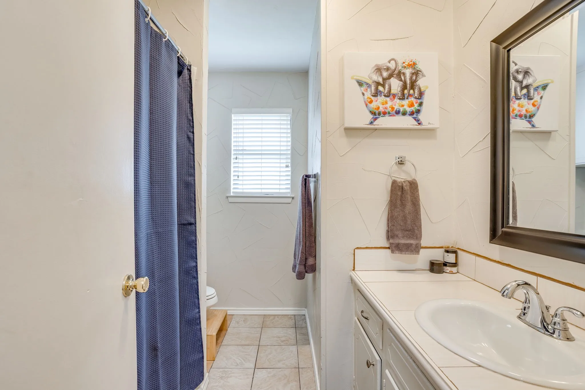 Single Family Residence For Sale in Parker County , 205 Scenic Drive, Aledo, Texas 76008, 3 Bedroom, 2 Bathroom, 2 Garage spaces, 1,296 Sqft, built in 1979, mls#21287237, Real Estate Agent in Aledo, Homes For Sale in Parker county, Homes For Sale in Aledo, Realtor in Aledo Texas, Real Estate Brokerage Independent Realty Texas, Luminita Cordes Realtor