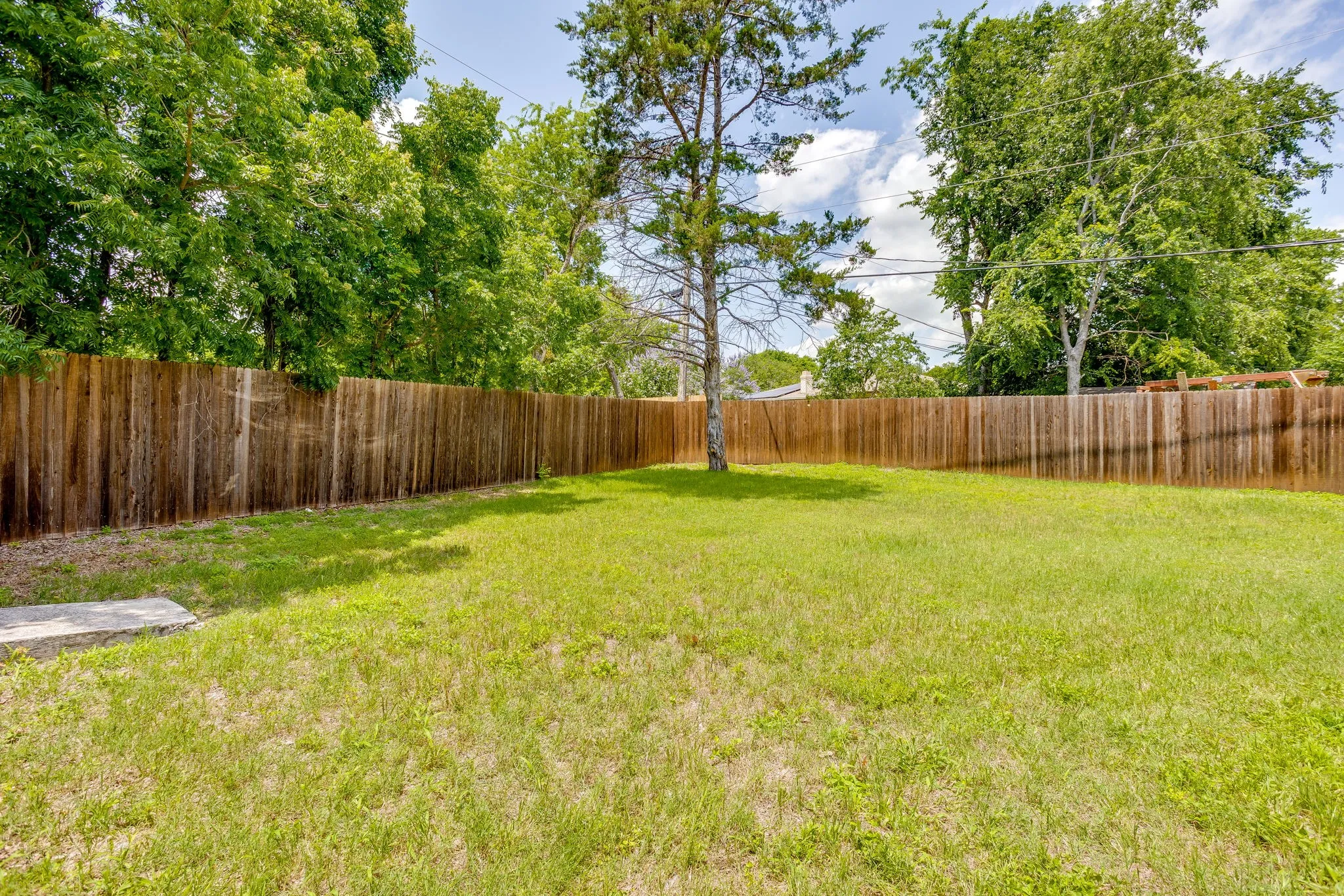 Single Family Residence For Sale in Parker County , 205 Scenic Drive, Aledo, Texas 76008, 3 Bedroom, 2 Bathroom, 2 Garage spaces, 1,296 Sqft, built in 1979, mls#21287237, Real Estate Agent in Aledo, Homes For Sale in Parker county, Homes For Sale in Aledo, Realtor in Aledo Texas, Real Estate Brokerage Independent Realty Texas, Luminita Cordes Realtor