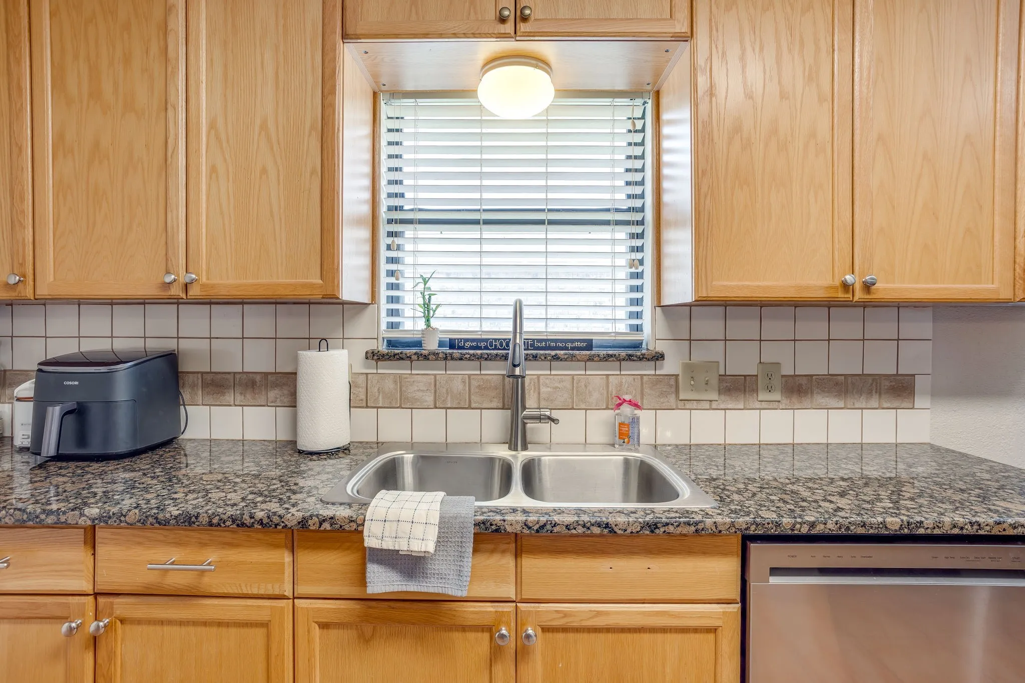 Single Family Residence For Sale in Parker County , 205 Scenic Drive, Aledo, Texas 76008, 3 Bedroom, 2 Bathroom, 2 Garage spaces, 1,296 Sqft, built in 1979, mls#21287237, Real Estate Agent in Aledo, Homes For Sale in Parker county, Homes For Sale in Aledo, Realtor in Aledo Texas, Real Estate Brokerage Independent Realty Texas, Luminita Cordes Realtor