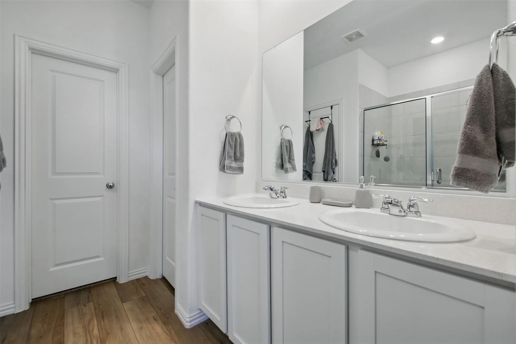Single Family Residence For Sale in Denton County , 14808 Hester Trail, Fort Worth, Texas 76052, 4 Bedroom, 2 Bathroom, 2 Garage spaces, 1,834 Sqft, built in 2022, mls#21287349, Real Estate Agent in Fort Worth, Homes For Sale in Denton county, Homes For Sale in Fort Worth, Realtor in Fort Worth Texas, Real Estate Brokerage Independent Realty Texas, Luminita Cordes Realtor