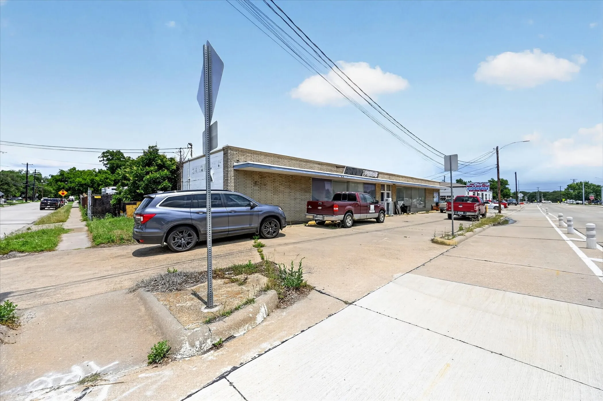 Office For Sale in Denton County , 222 W Parkway Street, Denton, Texas 76201, 0, 0, Garage spaces, 0 Sqft, built in 1958, Price $450,000, mls#21287074, Real Estate Agent in Denton, Homes For Sale in Denton county, Homes For Sale in Denton, Realtor in Denton Texas, Real Estate Brokerage Independent Realty Texas, Luminita Cordes Realtor