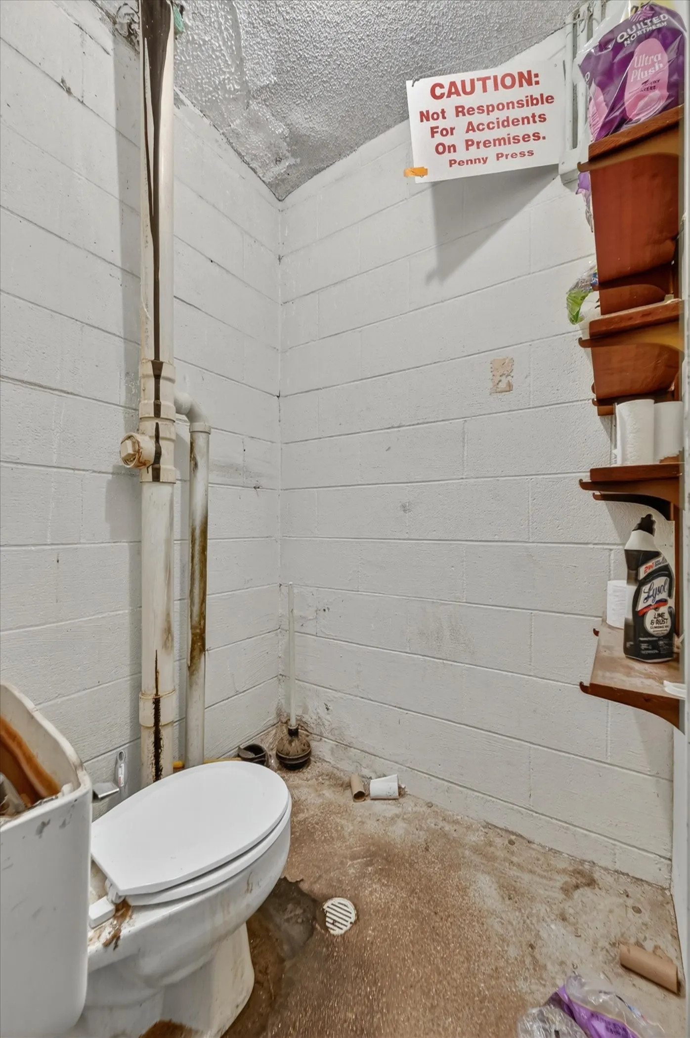 Office For Sale in Denton County , 222 W Parkway Street, Denton, Texas 76201, 0, 0, Garage spaces, 0 Sqft, built in 1958, Price $450,000, mls#21287074, Real Estate Agent in Denton, Homes For Sale in Denton county, Homes For Sale in Denton, Realtor in Denton Texas, Real Estate Brokerage Independent Realty Texas, Luminita Cordes Realtor