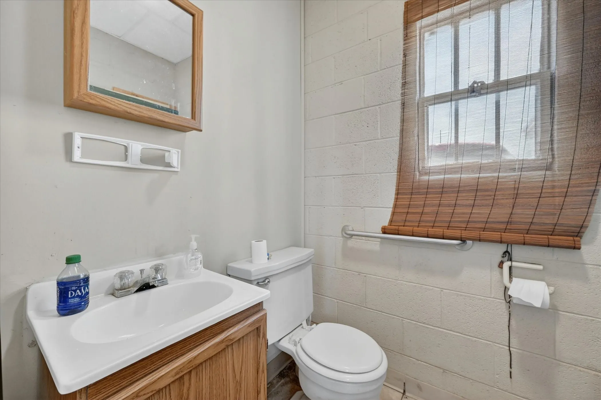 Office For Sale in Denton County , 222 W Parkway Street, Denton, Texas 76201, 0, 0, Garage spaces, 0 Sqft, built in 1958, Price $450,000, mls#21287074, Real Estate Agent in Denton, Homes For Sale in Denton county, Homes For Sale in Denton, Realtor in Denton Texas, Real Estate Brokerage Independent Realty Texas, Luminita Cordes Realtor