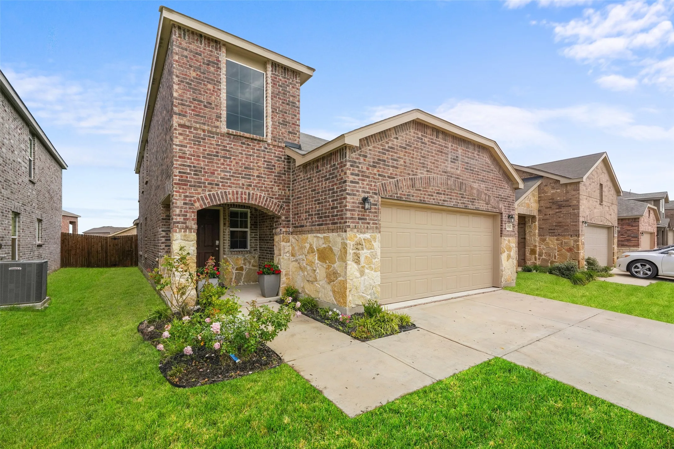 Single Family Residence For Sale in Kaufman County , 2065 Henrietta Drive, Forney, Texas 75126, 4 Bedroom, 3 Bathroom, 2 Garage spaces, 2,266 Sqft, built in 2023, mls#21287118, Real Estate Agent in Forney, Homes For Sale in Kaufman county, Homes For Sale in Forney, Realtor in Forney Texas, Real Estate Brokerage Independent Realty Texas, Luminita Cordes Realtor