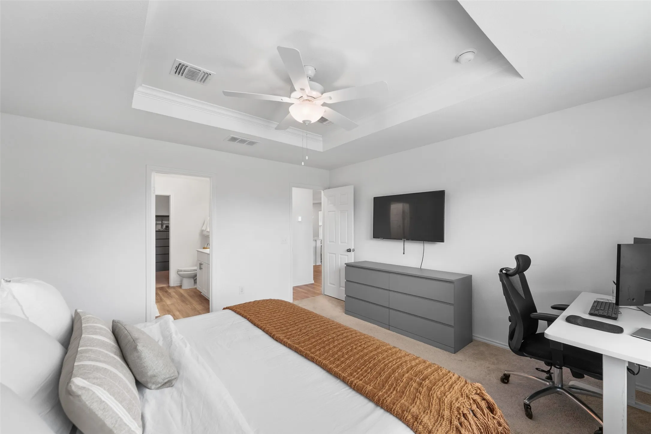 Single Family Residence For Sale in Kaufman County , 2065 Henrietta Drive, Forney, Texas 75126, 4 Bedroom, 3 Bathroom, 2 Garage spaces, 2,266 Sqft, built in 2023, mls#21287118, Real Estate Agent in Forney, Homes For Sale in Kaufman county, Homes For Sale in Forney, Realtor in Forney Texas, Real Estate Brokerage Independent Realty Texas, Luminita Cordes Realtor