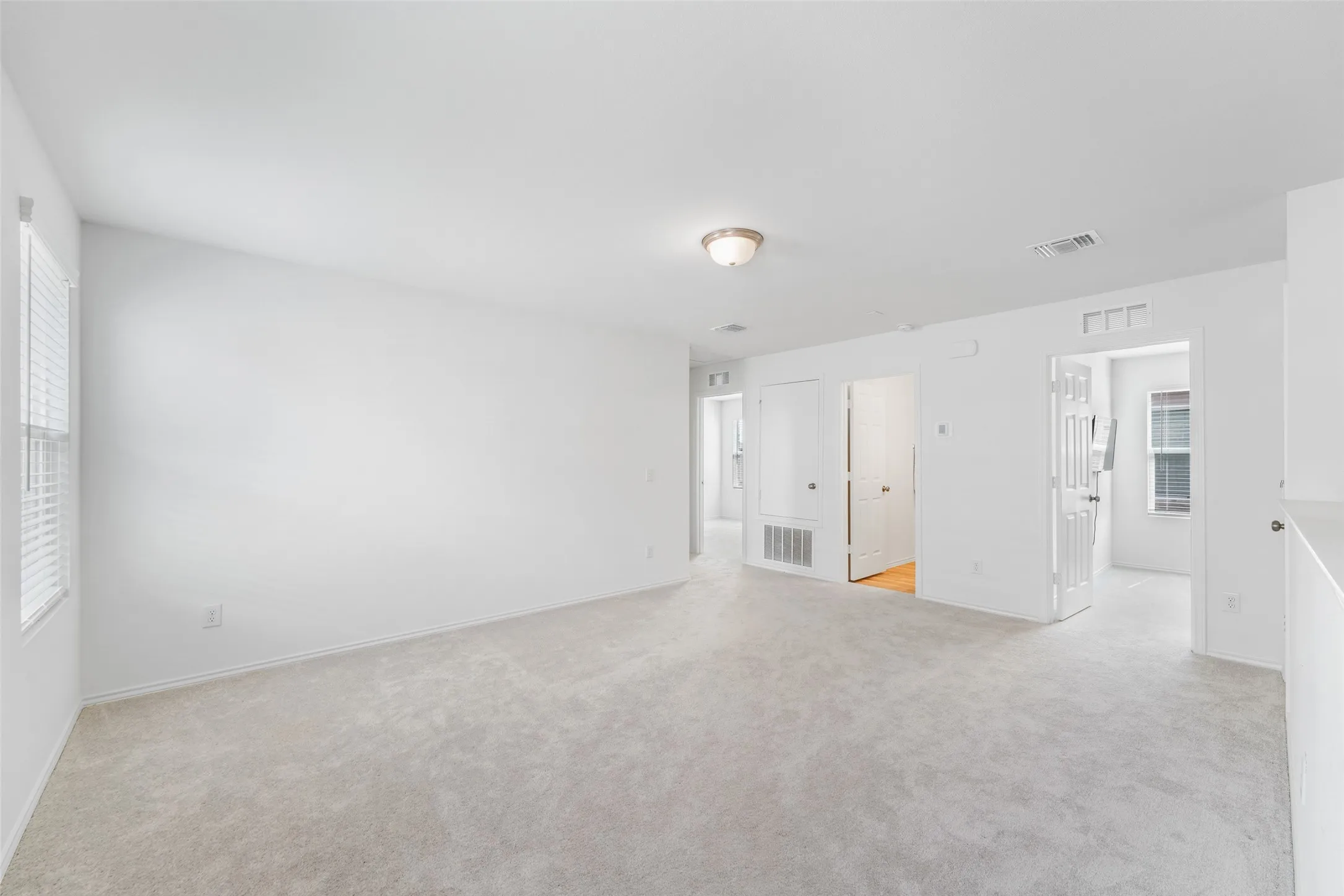 Single Family Residence For Sale in Kaufman County , 2065 Henrietta Drive, Forney, Texas 75126, 4 Bedroom, 3 Bathroom, 2 Garage spaces, 2,266 Sqft, built in 2023, mls#21287118, Real Estate Agent in Forney, Homes For Sale in Kaufman county, Homes For Sale in Forney, Realtor in Forney Texas, Real Estate Brokerage Independent Realty Texas, Luminita Cordes Realtor