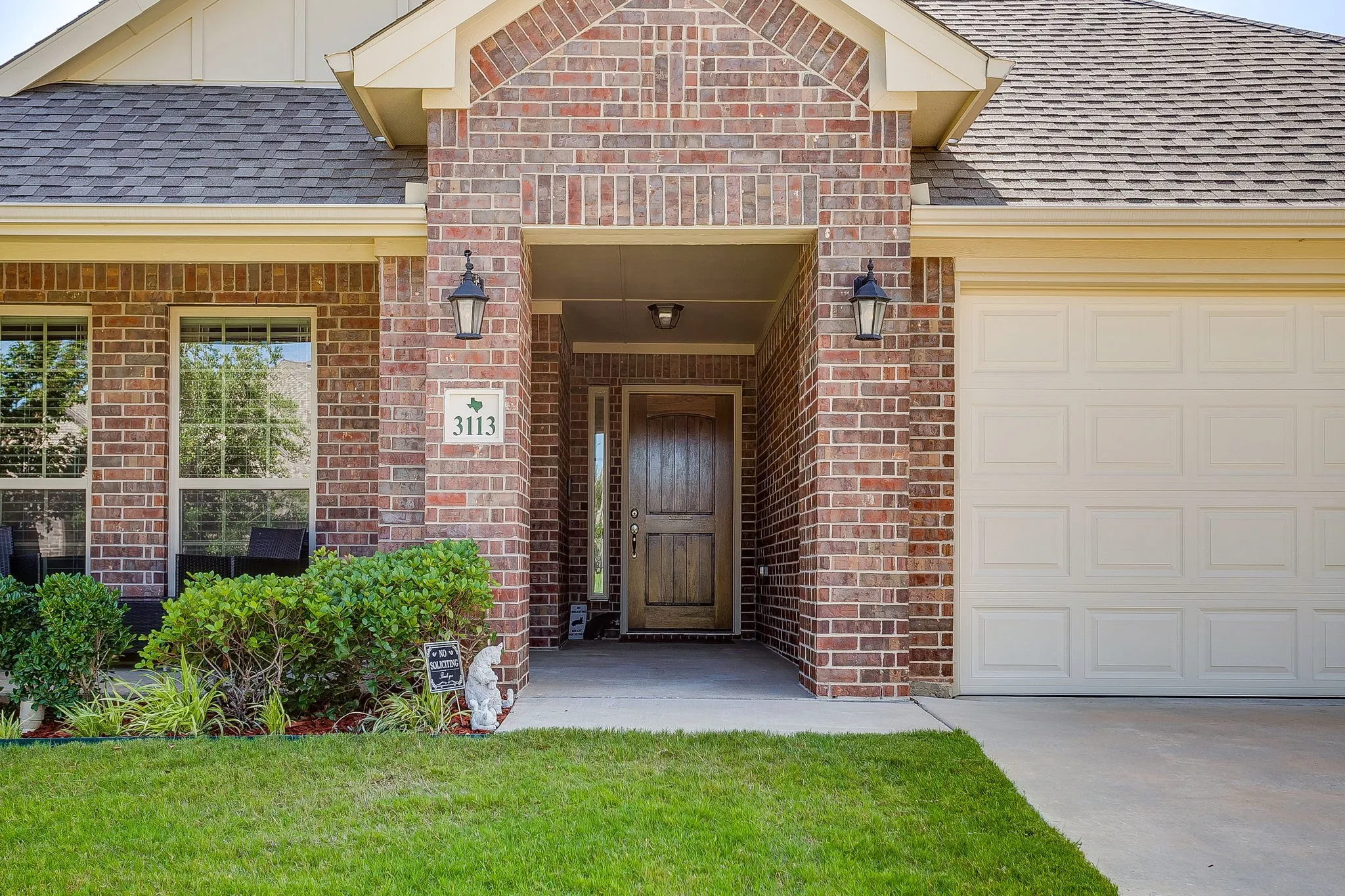 Single Family Residence For Sale in Johnson County , 3113 Arbor View Drive, Burleson, Texas 76028, 4 Bedroom, 2 Bathroom, 2 Garage spaces, 1,700 Sqft, built in 2022, mls#21287401, Real Estate Agent in Burleson, Homes For Sale in Johnson county, Homes For Sale in Burleson, Realtor in Burleson Texas, Real Estate Brokerage Independent Realty Texas, Luminita Cordes Realtor