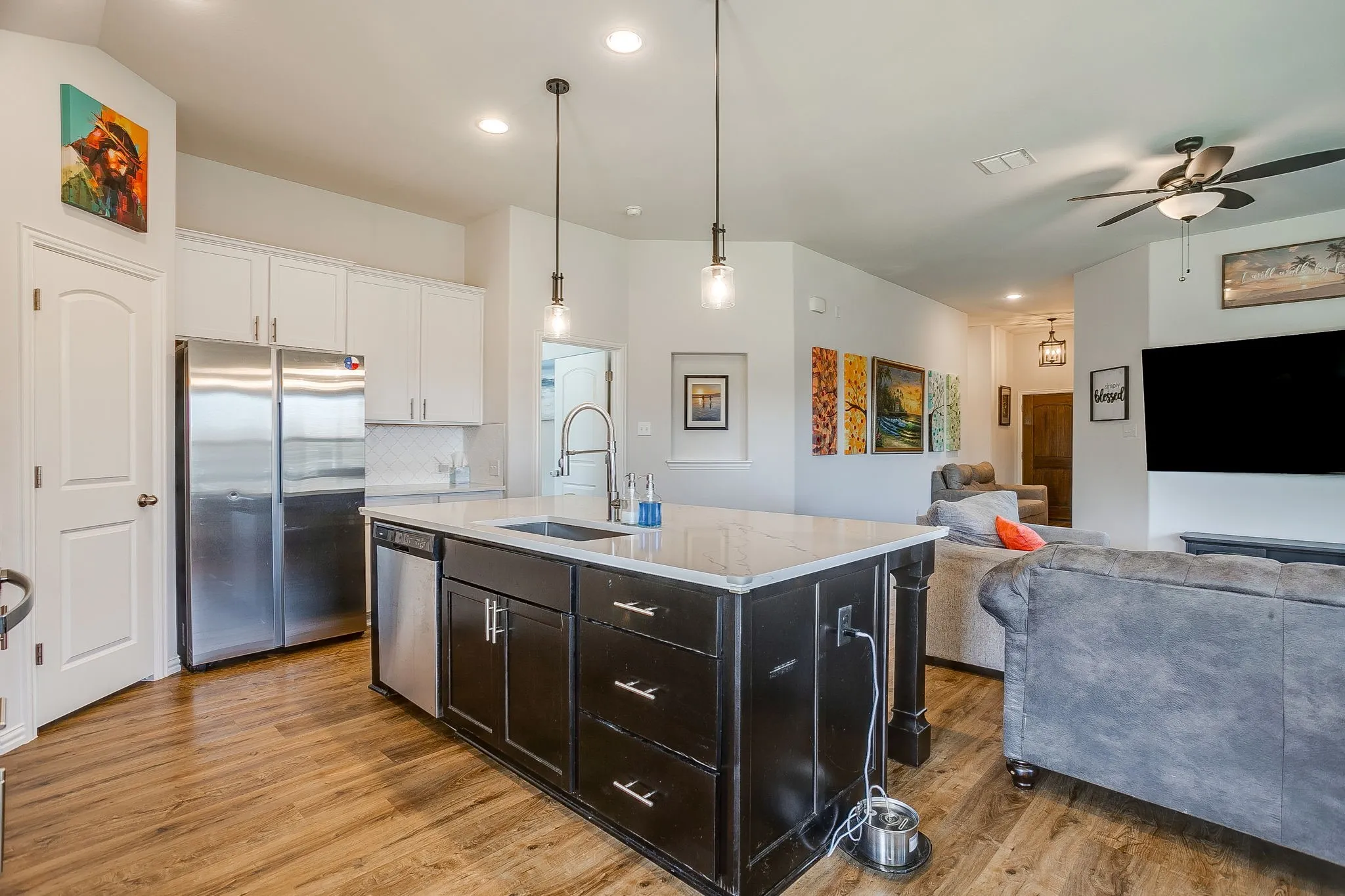 Single Family Residence For Sale in Johnson County , 3113 Arbor View Drive, Burleson, Texas 76028, 4 Bedroom, 2 Bathroom, 2 Garage spaces, 1,700 Sqft, built in 2022, mls#21287401, Real Estate Agent in Burleson, Homes For Sale in Johnson county, Homes For Sale in Burleson, Realtor in Burleson Texas, Real Estate Brokerage Independent Realty Texas, Luminita Cordes Realtor