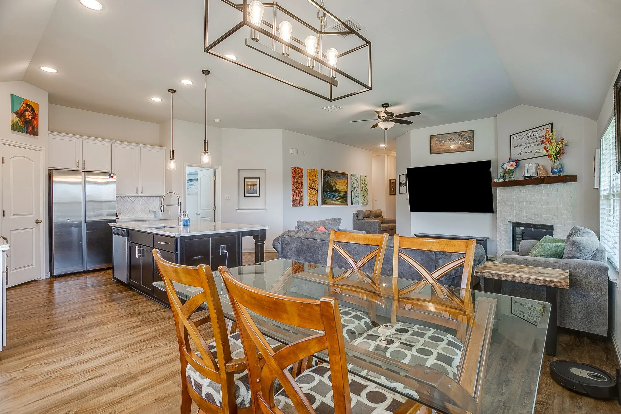 Single Family Residence For Sale in Johnson County , 3113 Arbor View Drive, Burleson, Texas 76028, 4 Bedroom, 2 Bathroom, 2 Garage spaces, 1,700 Sqft, built in 2022, mls#21287401, Real Estate Agent in Burleson, Homes For Sale in Johnson county, Homes For Sale in Burleson, Realtor in Burleson Texas, Real Estate Brokerage Independent Realty Texas, Luminita Cordes Realtor