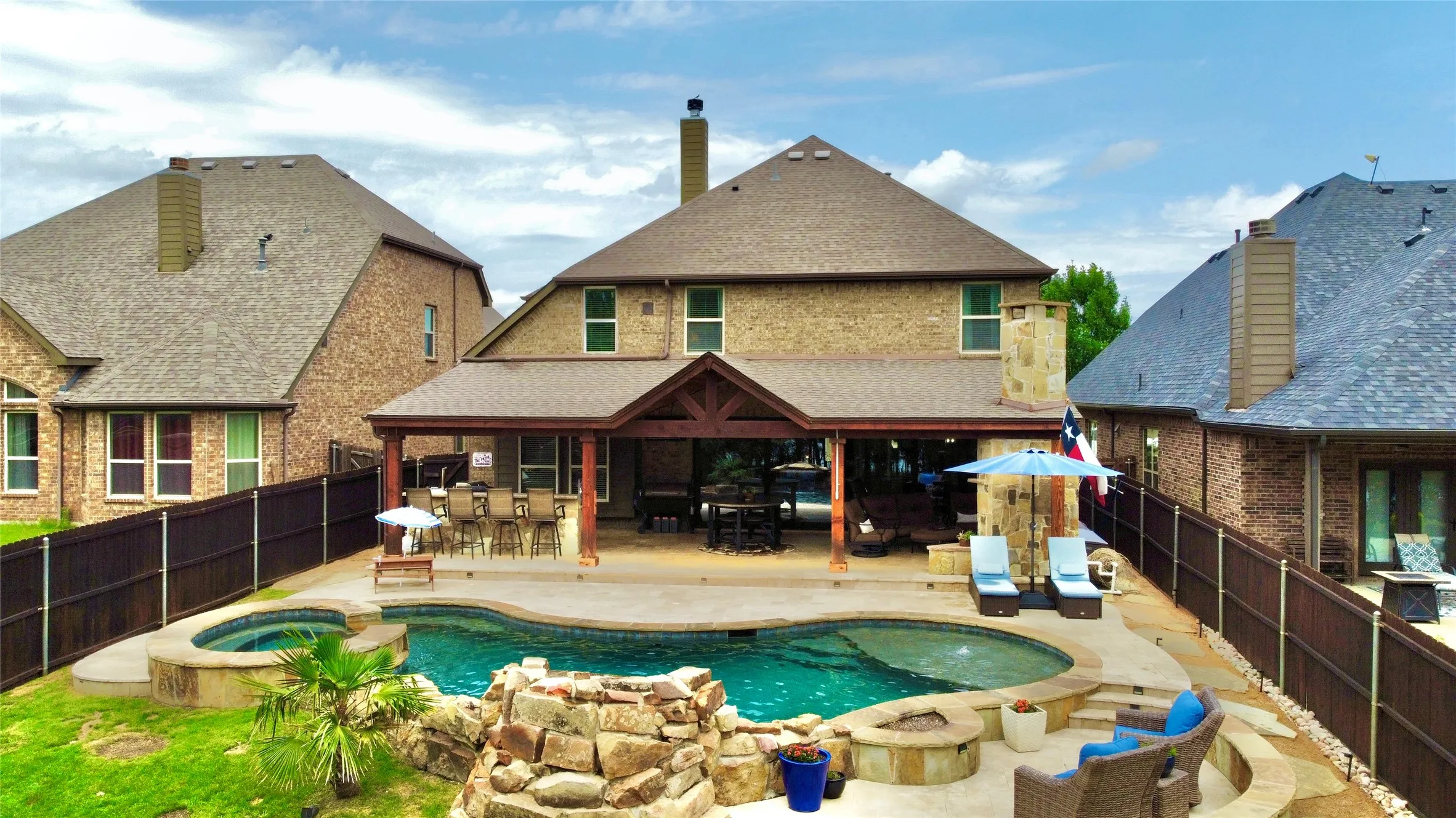 Single Family Residence For Sale in Denton County , 1812 Lake Wood Trail, Little Elm, Texas 75068, 4 Bedroom, 3 Bathroom, 2 Garage spaces, 3,272 Sqft, built in 2017, mls#21286324, Real Estate Agent in Little Elm, Homes For Sale in Denton county, Homes For Sale in Little Elm, Realtor in Little Elm Texas, Real Estate Brokerage Independent Realty Texas, Luminita Cordes Realtor