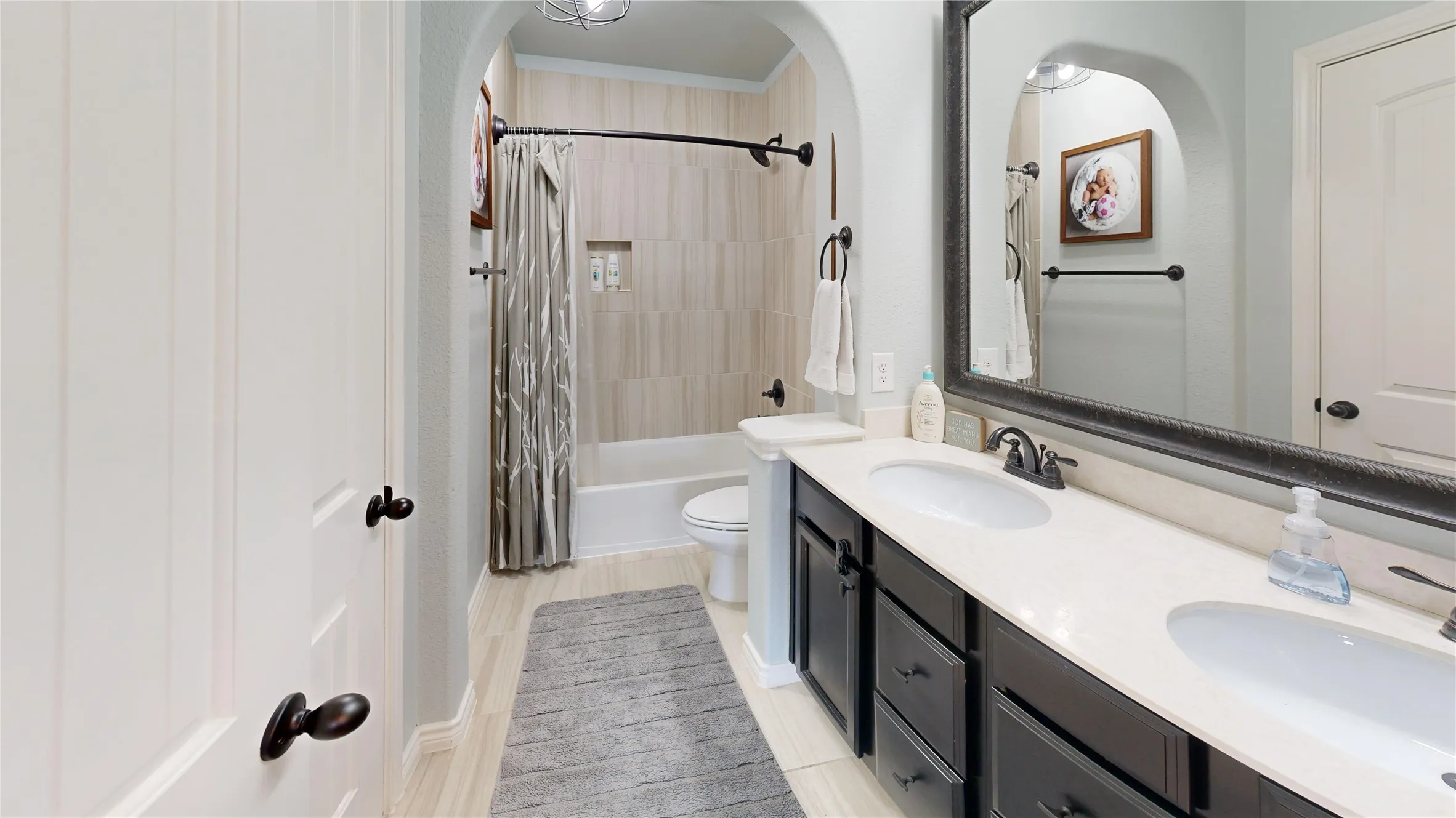 Single Family Residence For Sale in Denton County , 1812 Lake Wood Trail, Little Elm, Texas 75068, 4 Bedroom, 3 Bathroom, 2 Garage spaces, 3,272 Sqft, built in 2017, mls#21286324, Real Estate Agent in Little Elm, Homes For Sale in Denton county, Homes For Sale in Little Elm, Realtor in Little Elm Texas, Real Estate Brokerage Independent Realty Texas, Luminita Cordes Realtor