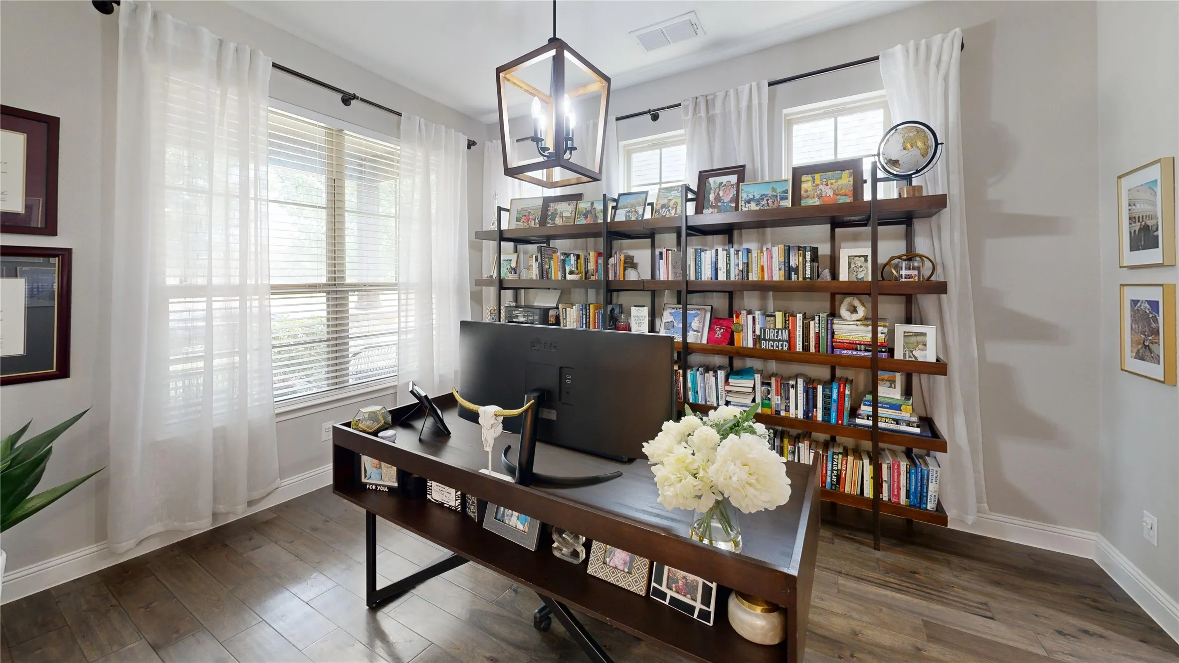 Single Family Residence For Sale in Denton County , 1812 Lake Wood Trail, Little Elm, Texas 75068, 4 Bedroom, 3 Bathroom, 2 Garage spaces, 3,272 Sqft, built in 2017, mls#21286324, Real Estate Agent in Little Elm, Homes For Sale in Denton county, Homes For Sale in Little Elm, Realtor in Little Elm Texas, Real Estate Brokerage Independent Realty Texas, Luminita Cordes Realtor