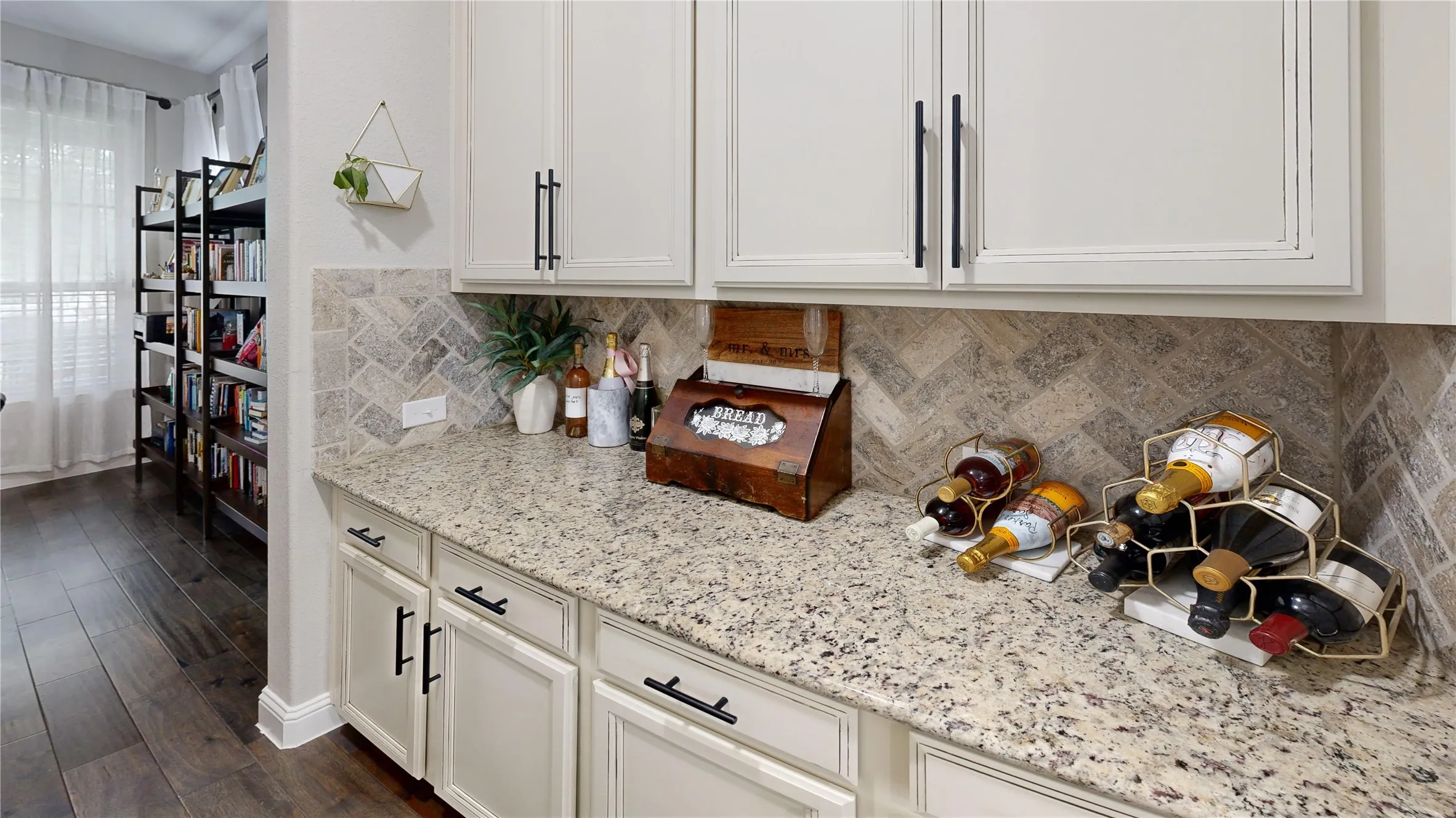 Single Family Residence For Sale in Denton County , 1812 Lake Wood Trail, Little Elm, Texas 75068, 4 Bedroom, 3 Bathroom, 2 Garage spaces, 3,272 Sqft, built in 2017, mls#21286324, Real Estate Agent in Little Elm, Homes For Sale in Denton county, Homes For Sale in Little Elm, Realtor in Little Elm Texas, Real Estate Brokerage Independent Realty Texas, Luminita Cordes Realtor