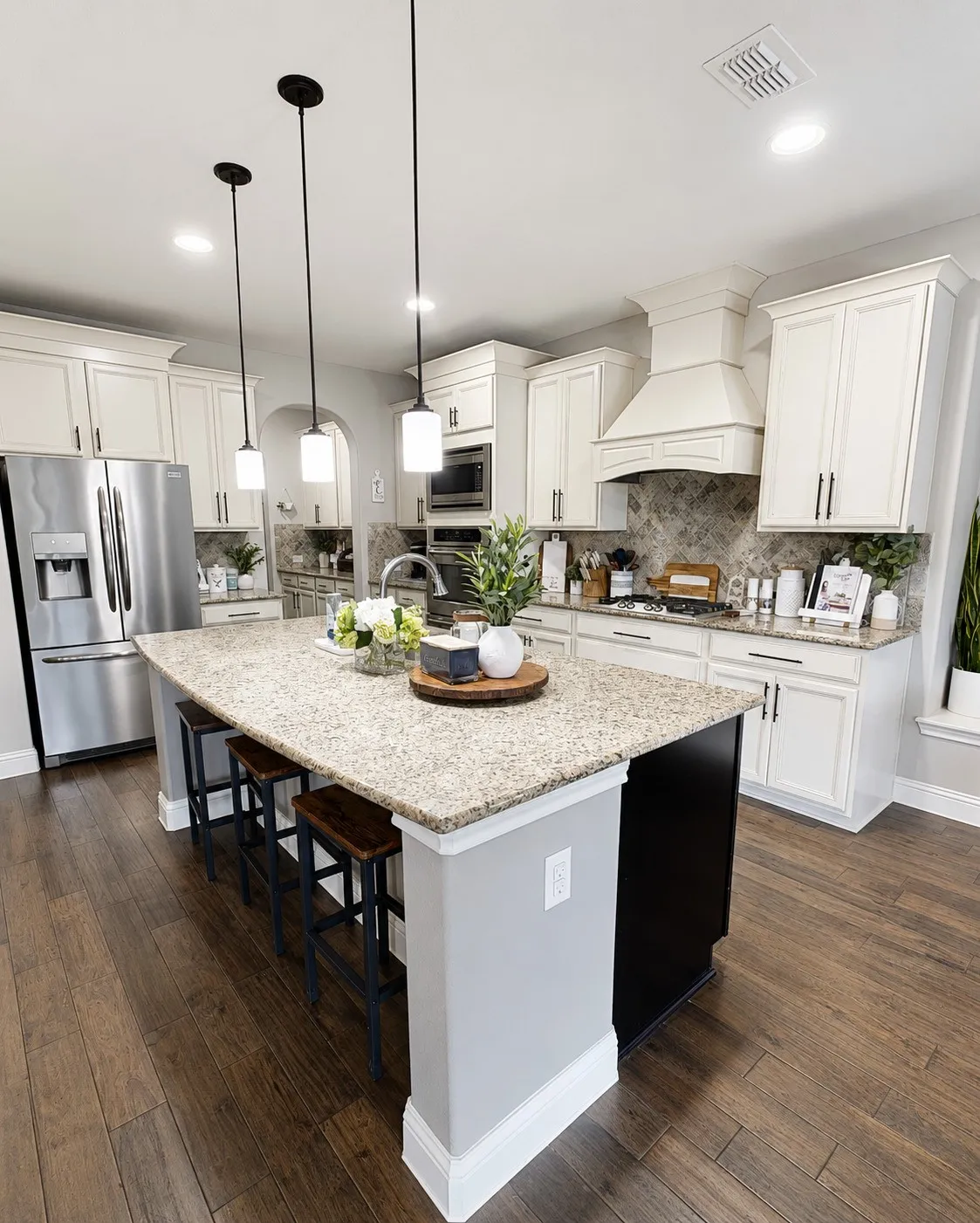 Single Family Residence For Sale in Denton County , 1812 Lake Wood Trail, Little Elm, Texas 75068, 4 Bedroom, 3 Bathroom, 2 Garage spaces, 3,272 Sqft, built in 2017, mls#21286324, Real Estate Agent in Little Elm, Homes For Sale in Denton county, Homes For Sale in Little Elm, Realtor in Little Elm Texas, Real Estate Brokerage Independent Realty Texas, Luminita Cordes Realtor