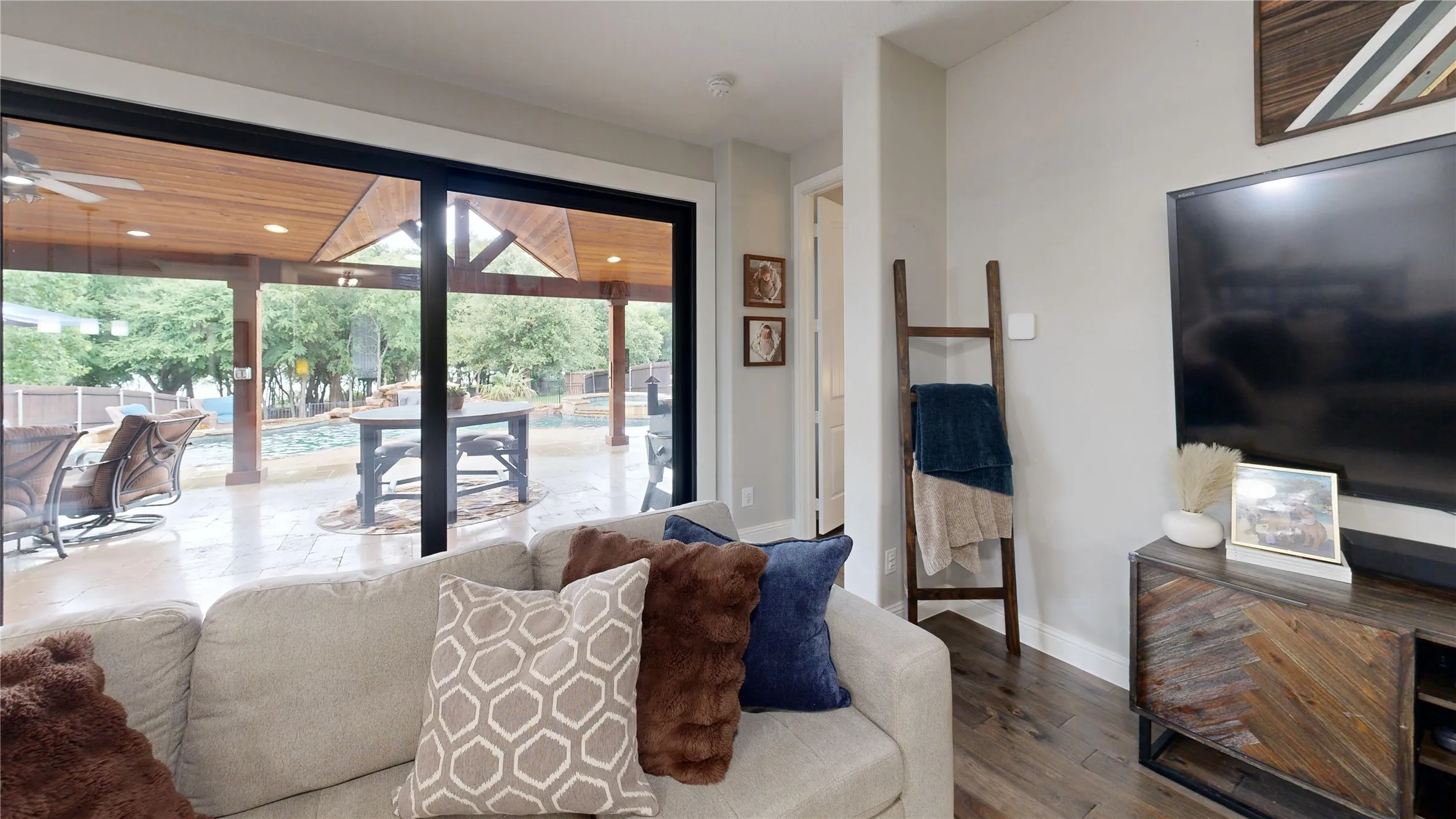Single Family Residence For Sale in Denton County , 1812 Lake Wood Trail, Little Elm, Texas 75068, 4 Bedroom, 3 Bathroom, 2 Garage spaces, 3,272 Sqft, built in 2017, mls#21286324, Real Estate Agent in Little Elm, Homes For Sale in Denton county, Homes For Sale in Little Elm, Realtor in Little Elm Texas, Real Estate Brokerage Independent Realty Texas, Luminita Cordes Realtor