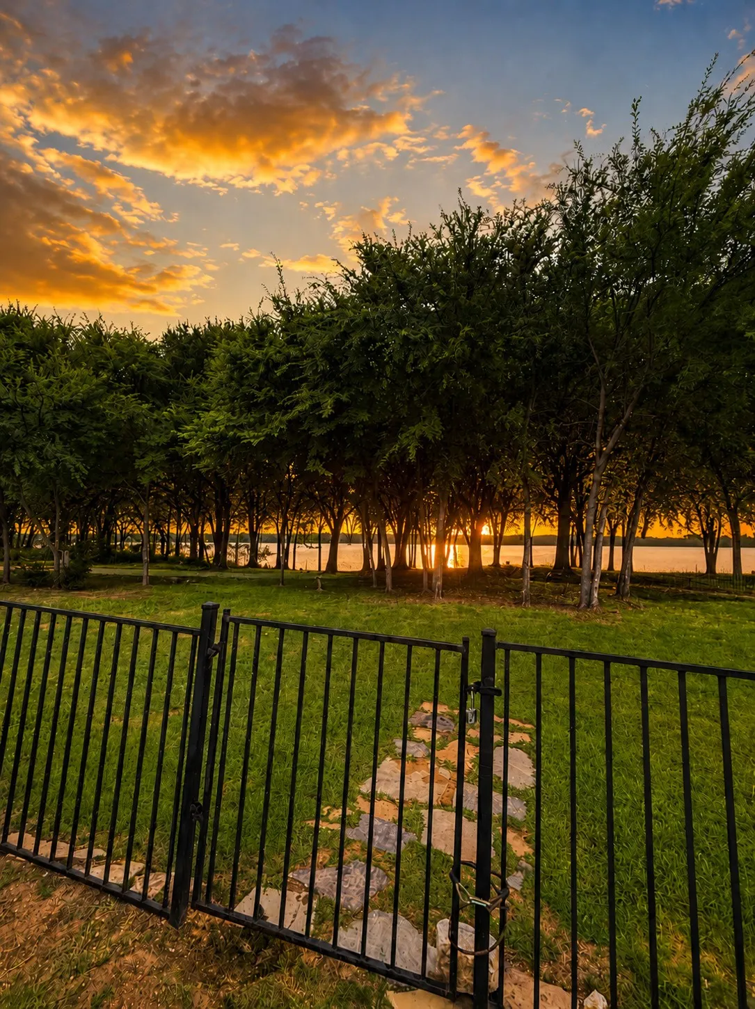 Single Family Residence For Sale in Denton County , 1812 Lake Wood Trail, Little Elm, Texas 75068, 4 Bedroom, 3 Bathroom, 2 Garage spaces, 3,272 Sqft, built in 2017, mls#21286324, Real Estate Agent in Little Elm, Homes For Sale in Denton county, Homes For Sale in Little Elm, Realtor in Little Elm Texas, Real Estate Brokerage Independent Realty Texas, Luminita Cordes Realtor