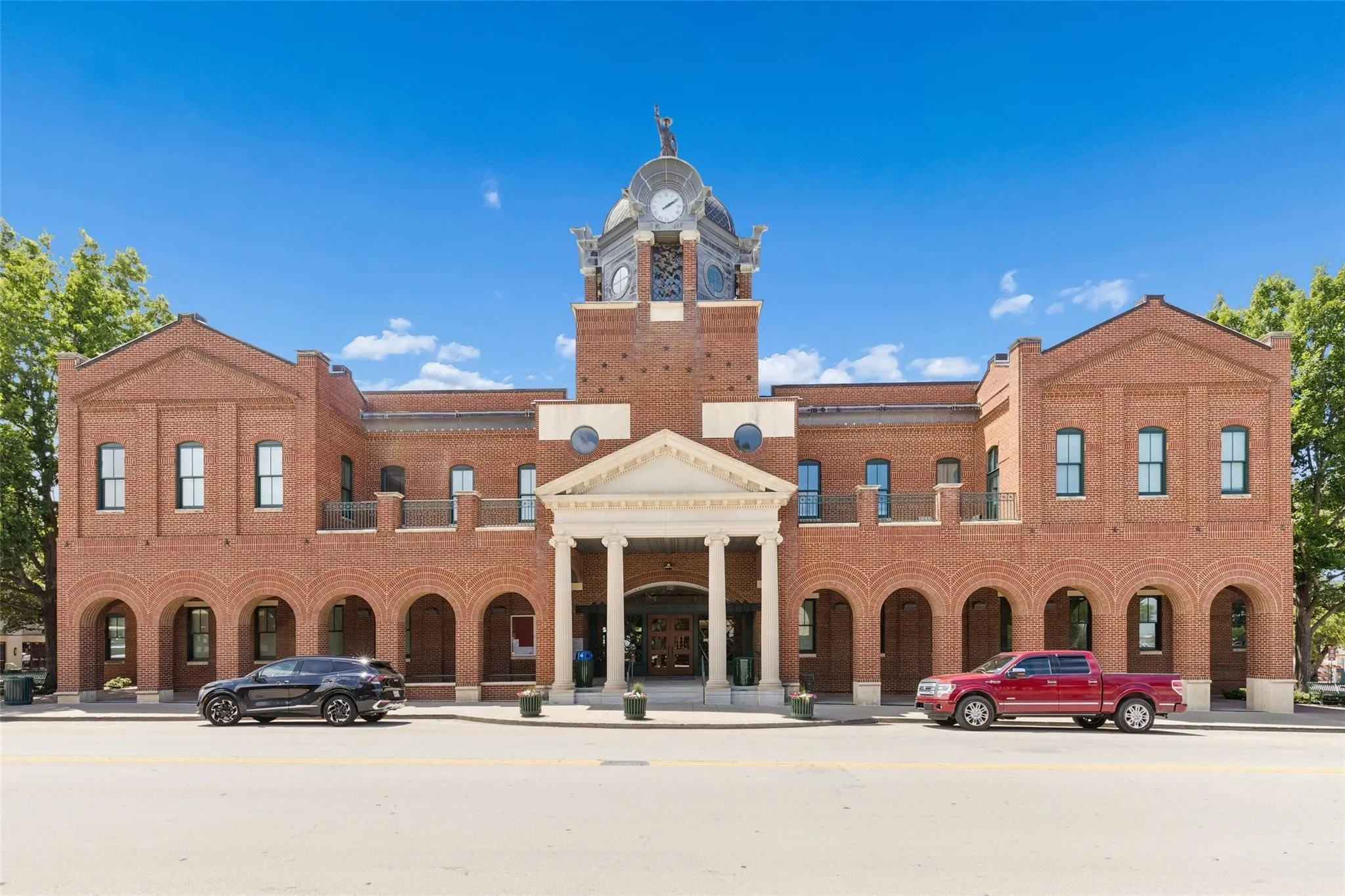 Classic Texas architecture and small-town charm at Grapevine City Hall — the heart of one of North Texas’ most vibrant historic districts.