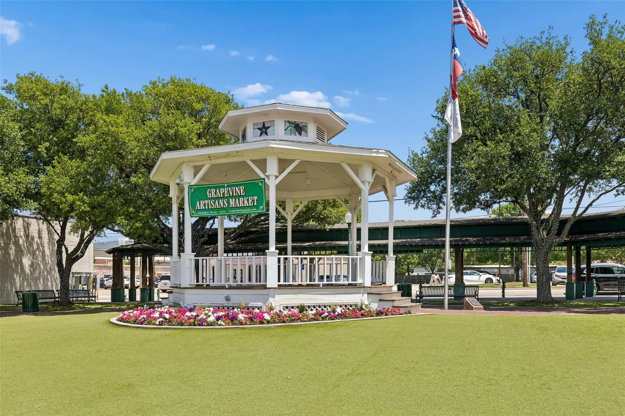 From the world-famous GrapeFest wine festival to Main Street Fest, the North Pole Express, and the magical Christmas Capital of Texas celebrations, Grapevine knows how to celebrate year-round.