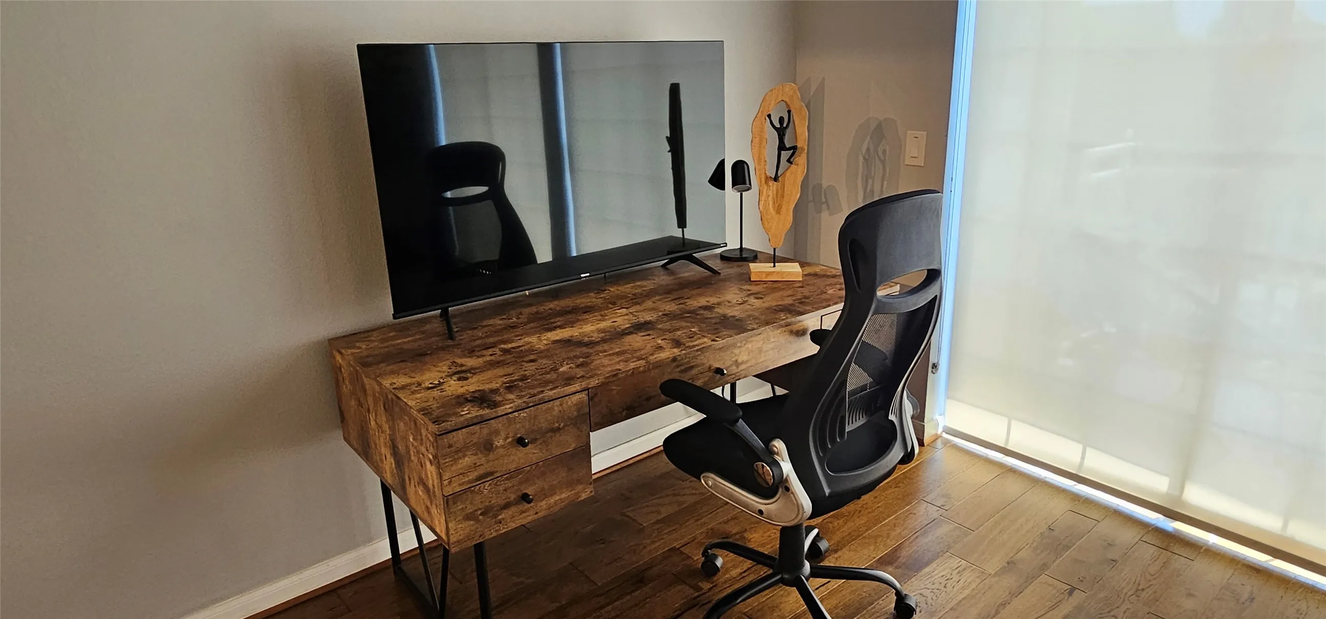 Condominium For Sale in Dallas County , 3225 Turtle Creek Boulevard 1610, Dallas, Texas 75219, 1 Bedroom, 1 Bathroom, 1 Garage spaces, 816 Sqft, built in 1998, mls#21286405, Real Estate Agent in Dallas, Homes For Sale in Dallas county, Homes For Sale in Dallas, Realtor in Dallas Texas, Real Estate Brokerage Independent Realty Texas, Luminita Cordes Realtor