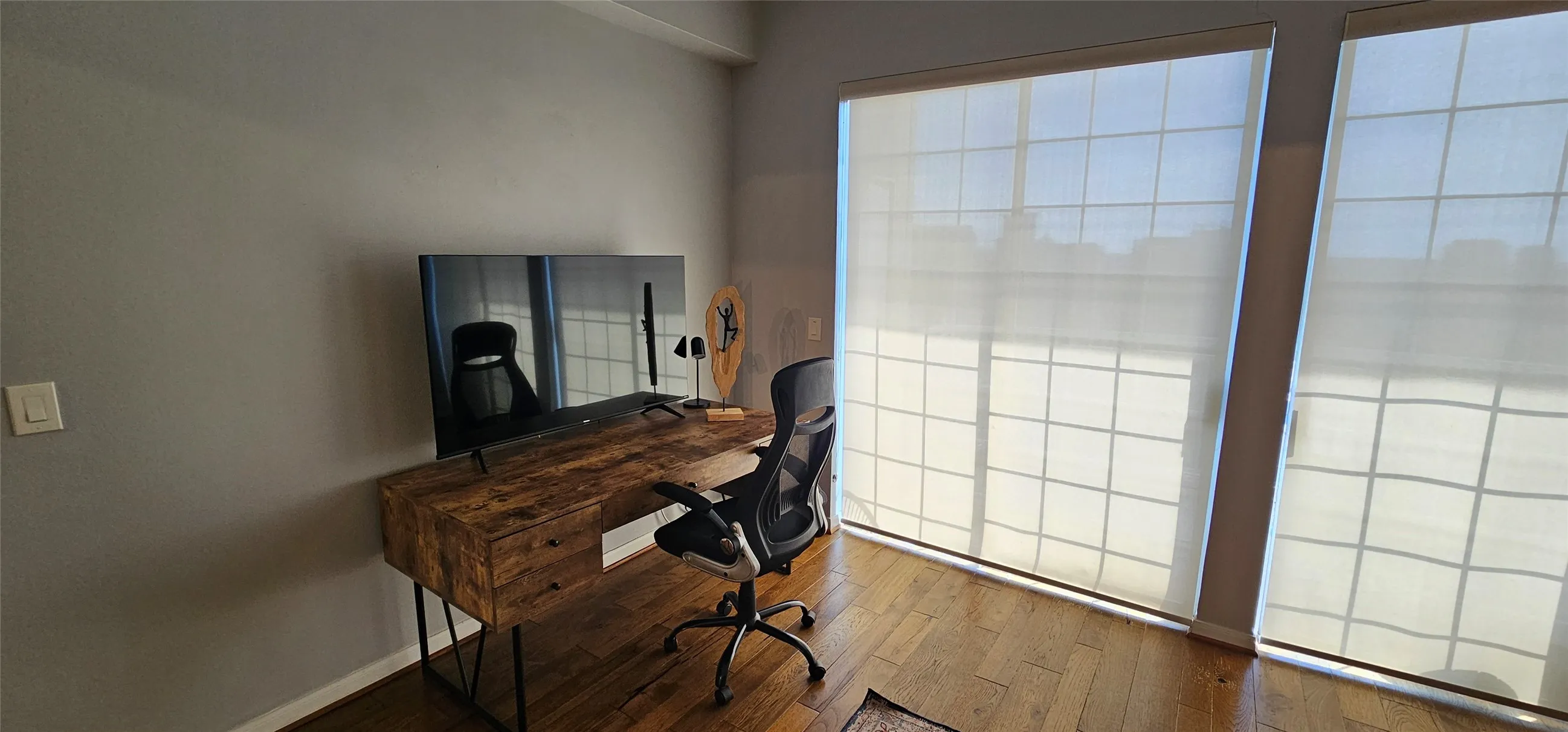Condominium For Sale in Dallas County , 3225 Turtle Creek Boulevard 1610, Dallas, Texas 75219, 1 Bedroom, 1 Bathroom, 1 Garage spaces, 816 Sqft, built in 1998, mls#21286405, Real Estate Agent in Dallas, Homes For Sale in Dallas county, Homes For Sale in Dallas, Realtor in Dallas Texas, Real Estate Brokerage Independent Realty Texas, Luminita Cordes Realtor