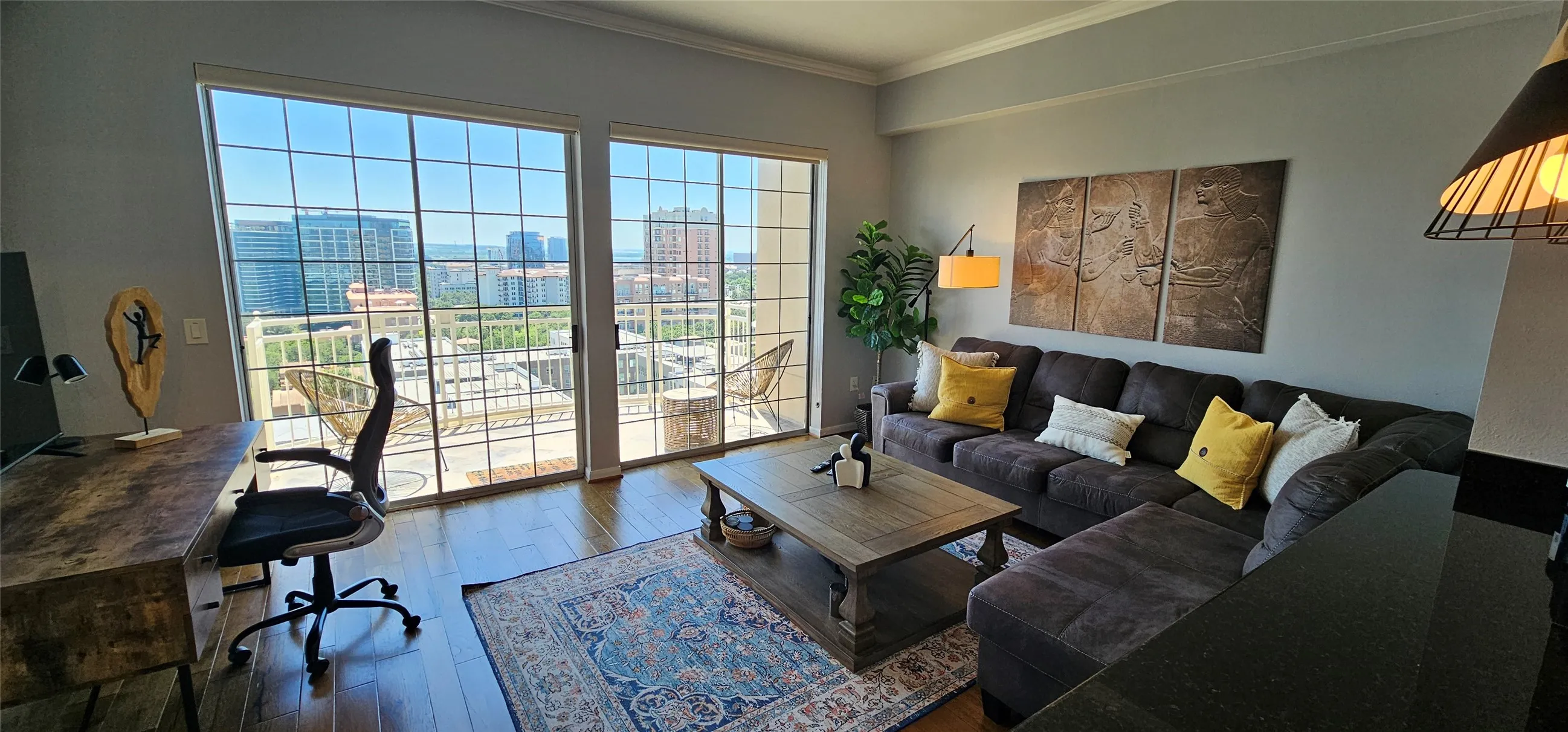 Condominium For Sale in Dallas County , 3225 Turtle Creek Boulevard 1610, Dallas, Texas 75219, 1 Bedroom, 1 Bathroom, 1 Garage spaces, 816 Sqft, built in 1998, mls#21286405, Real Estate Agent in Dallas, Homes For Sale in Dallas county, Homes For Sale in Dallas, Realtor in Dallas Texas, Real Estate Brokerage Independent Realty Texas, Luminita Cordes Realtor