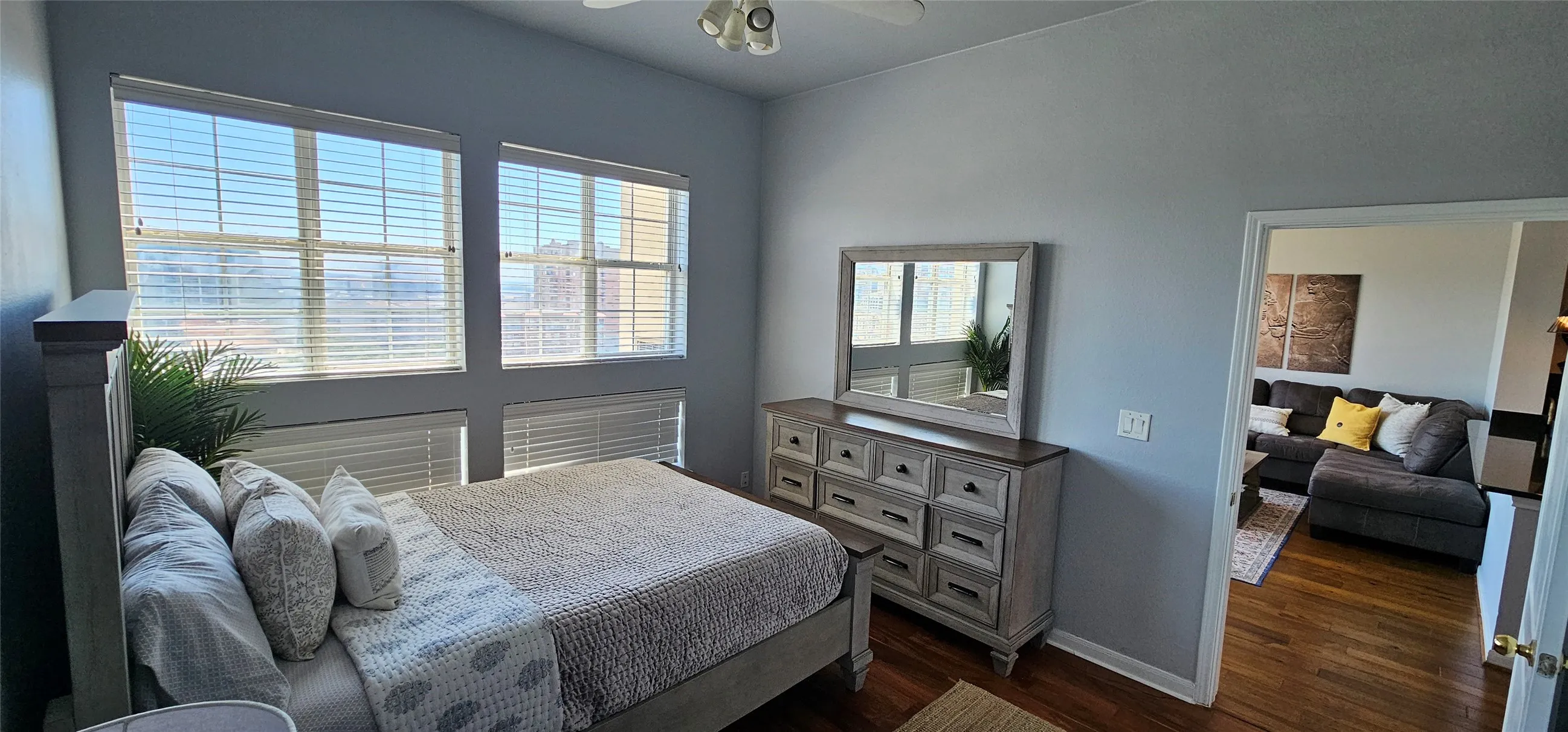 Condominium For Sale in Dallas County , 3225 Turtle Creek Boulevard 1610, Dallas, Texas 75219, 1 Bedroom, 1 Bathroom, 1 Garage spaces, 816 Sqft, built in 1998, mls#21286405, Real Estate Agent in Dallas, Homes For Sale in Dallas county, Homes For Sale in Dallas, Realtor in Dallas Texas, Real Estate Brokerage Independent Realty Texas, Luminita Cordes Realtor