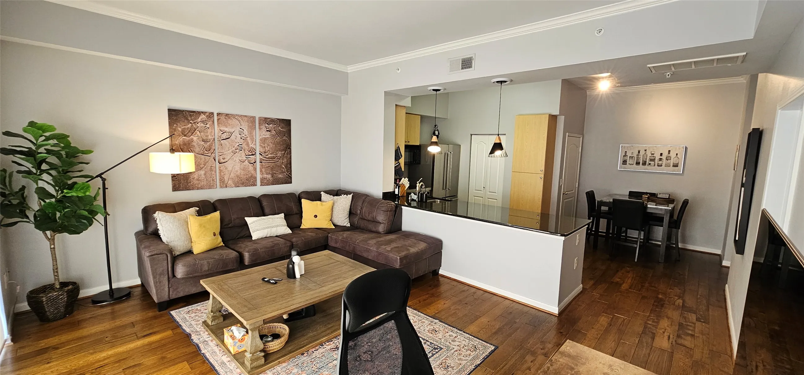 Condominium For Sale in Dallas County , 3225 Turtle Creek Boulevard 1610, Dallas, Texas 75219, 1 Bedroom, 1 Bathroom, 1 Garage spaces, 816 Sqft, built in 1998, mls#21286405, Real Estate Agent in Dallas, Homes For Sale in Dallas county, Homes For Sale in Dallas, Realtor in Dallas Texas, Real Estate Brokerage Independent Realty Texas, Luminita Cordes Realtor