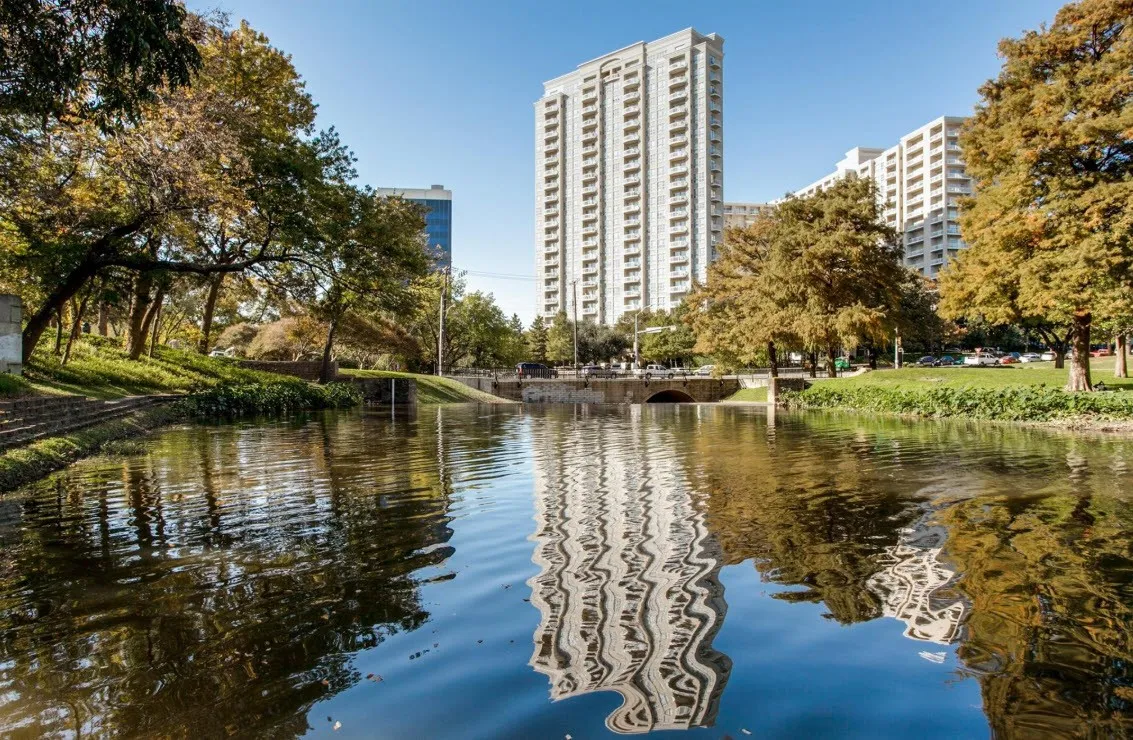 Condominium For Sale in Dallas County , 3225 Turtle Creek Boulevard 1610, Dallas, Texas 75219, 1 Bedroom, 1 Bathroom, 1 Garage spaces, 816 Sqft, built in 1998, mls#21286405, Real Estate Agent in Dallas, Homes For Sale in Dallas county, Homes For Sale in Dallas, Realtor in Dallas Texas, Real Estate Brokerage Independent Realty Texas, Luminita Cordes Realtor