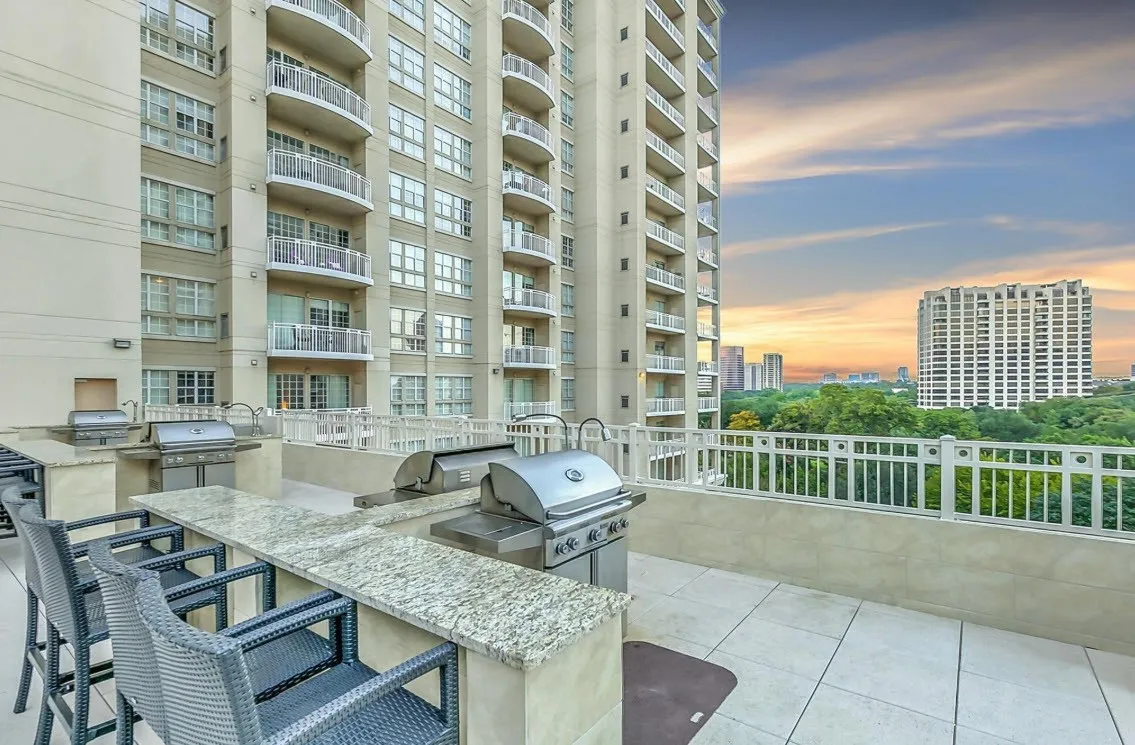 Condominium For Sale in Dallas County , 3225 Turtle Creek Boulevard 1610, Dallas, Texas 75219, 1 Bedroom, 1 Bathroom, 1 Garage spaces, 816 Sqft, built in 1998, mls#21286405, Real Estate Agent in Dallas, Homes For Sale in Dallas county, Homes For Sale in Dallas, Realtor in Dallas Texas, Real Estate Brokerage Independent Realty Texas, Luminita Cordes Realtor