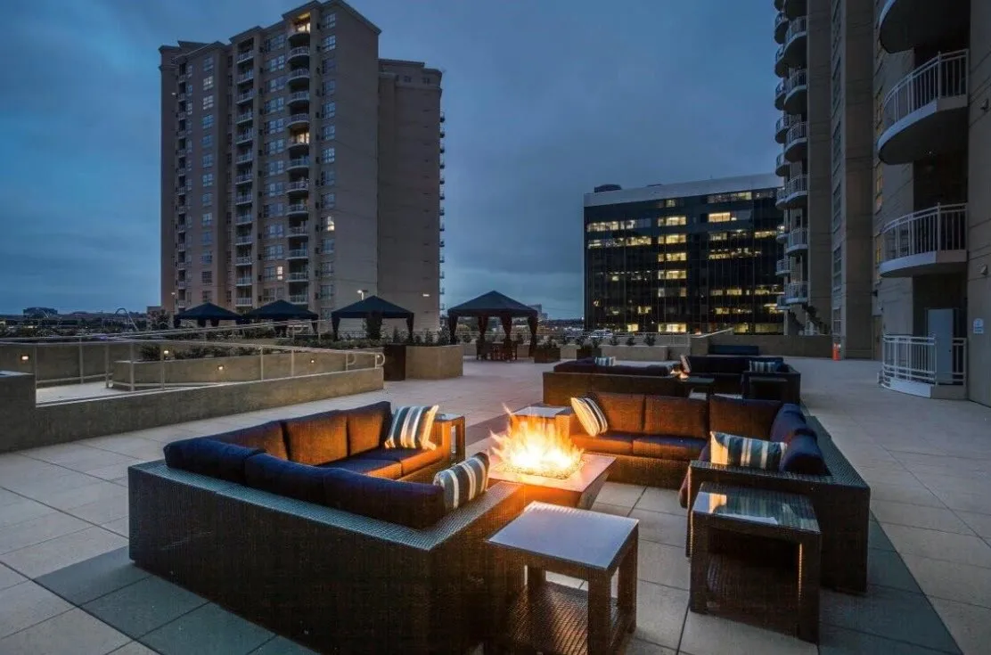 Condominium For Sale in Dallas County , 3225 Turtle Creek Boulevard 1610, Dallas, Texas 75219, 1 Bedroom, 1 Bathroom, 1 Garage spaces, 816 Sqft, built in 1998, mls#21286405, Real Estate Agent in Dallas, Homes For Sale in Dallas county, Homes For Sale in Dallas, Realtor in Dallas Texas, Real Estate Brokerage Independent Realty Texas, Luminita Cordes Realtor