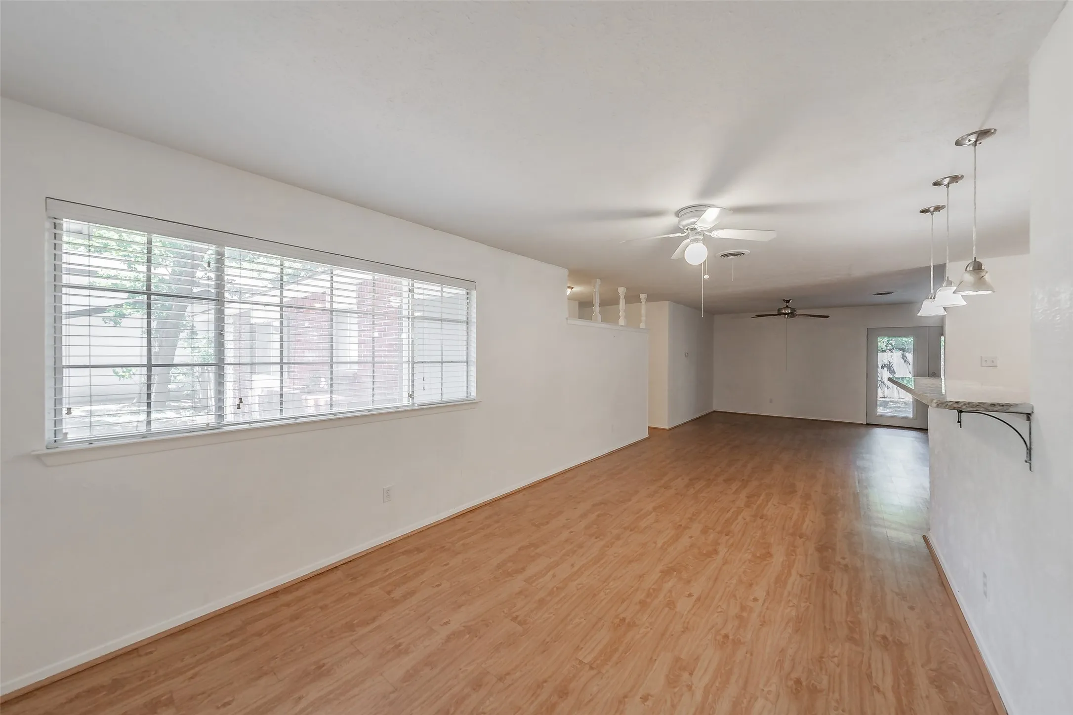 Single Family Residence For Sale in Tarrant County , 602 Buffalo Drive, Arlington, Texas 76013, 3 Bedroom, 2 Bathroom, 2 Garage spaces, 1,526 Sqft, built in 1964, mls#21287450, Real Estate Agent in Arlington, Homes For Sale in Tarrant county, Homes For Sale in Arlington, Realtor in Arlington Texas, Real Estate Brokerage Independent Realty Texas, Luminita Cordes Realtor