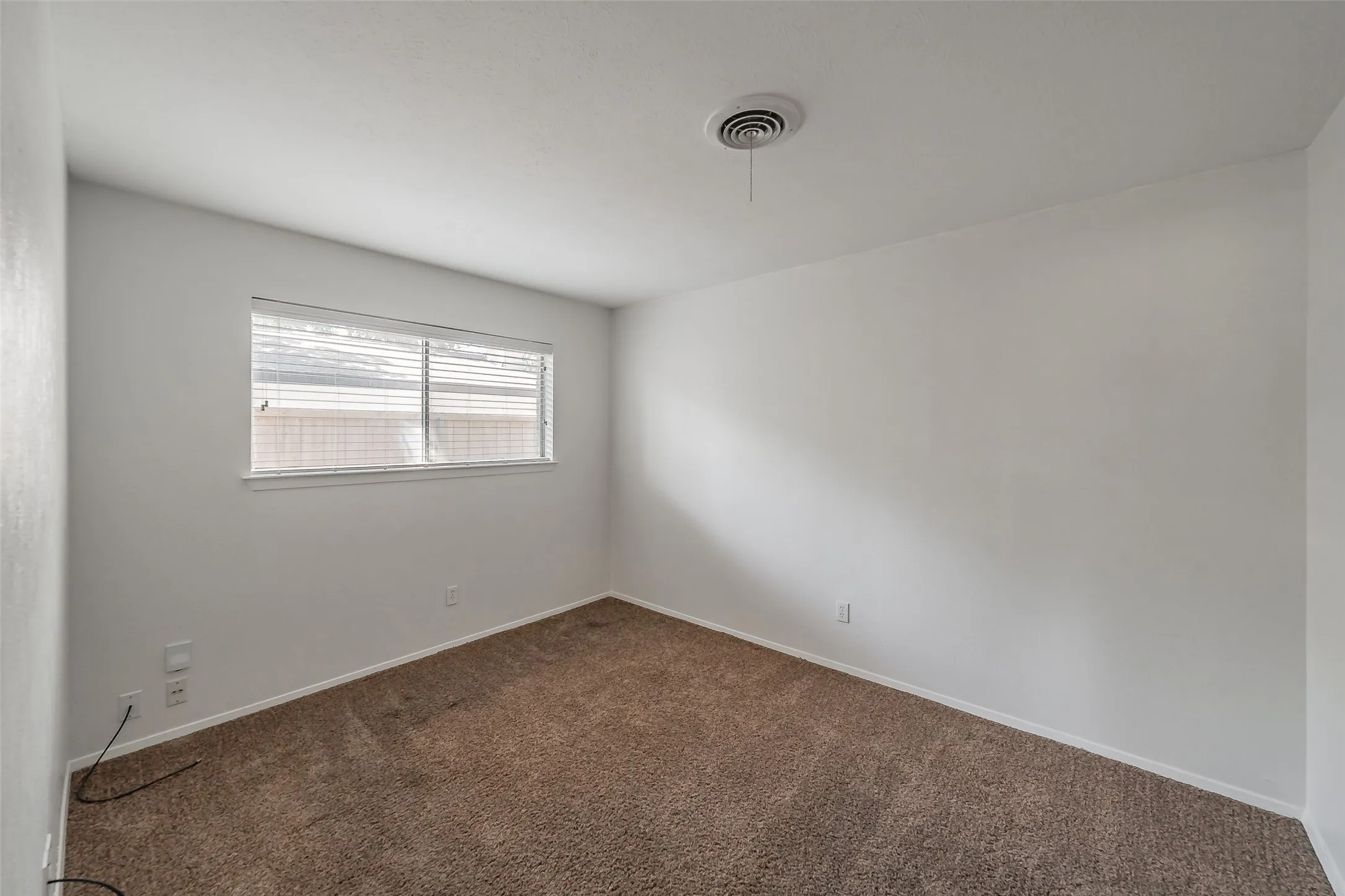 Single Family Residence For Sale in Tarrant County , 602 Buffalo Drive, Arlington, Texas 76013, 3 Bedroom, 2 Bathroom, 2 Garage spaces, 1,526 Sqft, built in 1964, mls#21287450, Real Estate Agent in Arlington, Homes For Sale in Tarrant county, Homes For Sale in Arlington, Realtor in Arlington Texas, Real Estate Brokerage Independent Realty Texas, Luminita Cordes Realtor