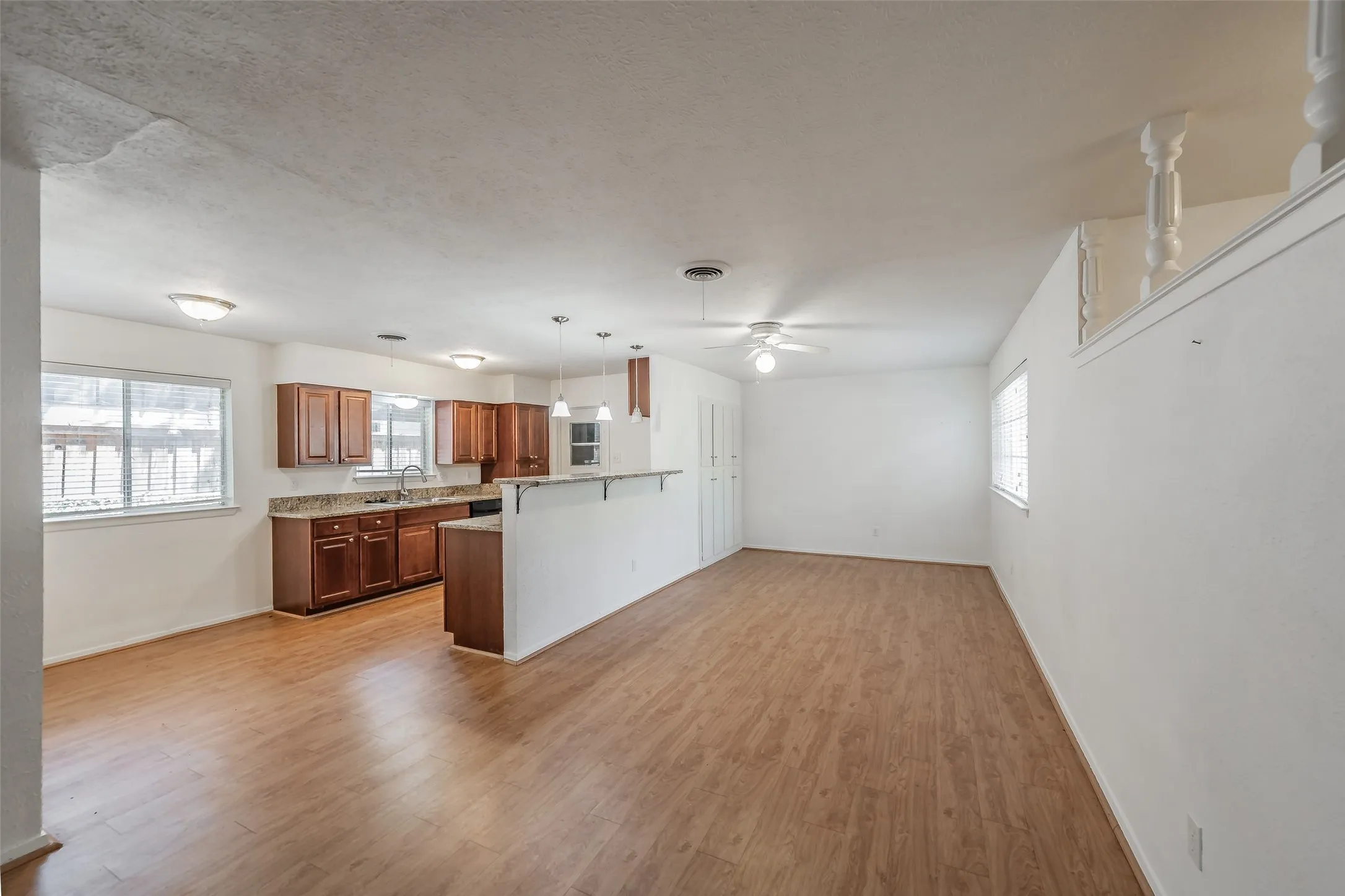 Single Family Residence For Sale in Tarrant County , 602 Buffalo Drive, Arlington, Texas 76013, 3 Bedroom, 2 Bathroom, 2 Garage spaces, 1,526 Sqft, built in 1964, mls#21287450, Real Estate Agent in Arlington, Homes For Sale in Tarrant county, Homes For Sale in Arlington, Realtor in Arlington Texas, Real Estate Brokerage Independent Realty Texas, Luminita Cordes Realtor