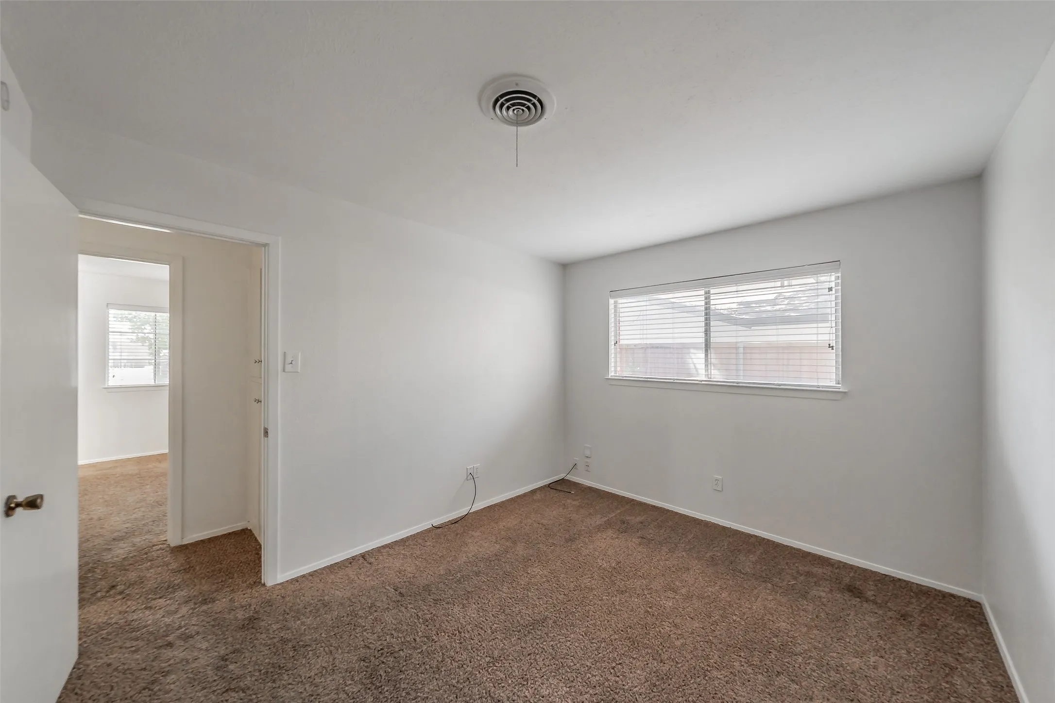 Single Family Residence For Sale in Tarrant County , 602 Buffalo Drive, Arlington, Texas 76013, 3 Bedroom, 2 Bathroom, 2 Garage spaces, 1,526 Sqft, built in 1964, mls#21287450, Real Estate Agent in Arlington, Homes For Sale in Tarrant county, Homes For Sale in Arlington, Realtor in Arlington Texas, Real Estate Brokerage Independent Realty Texas, Luminita Cordes Realtor