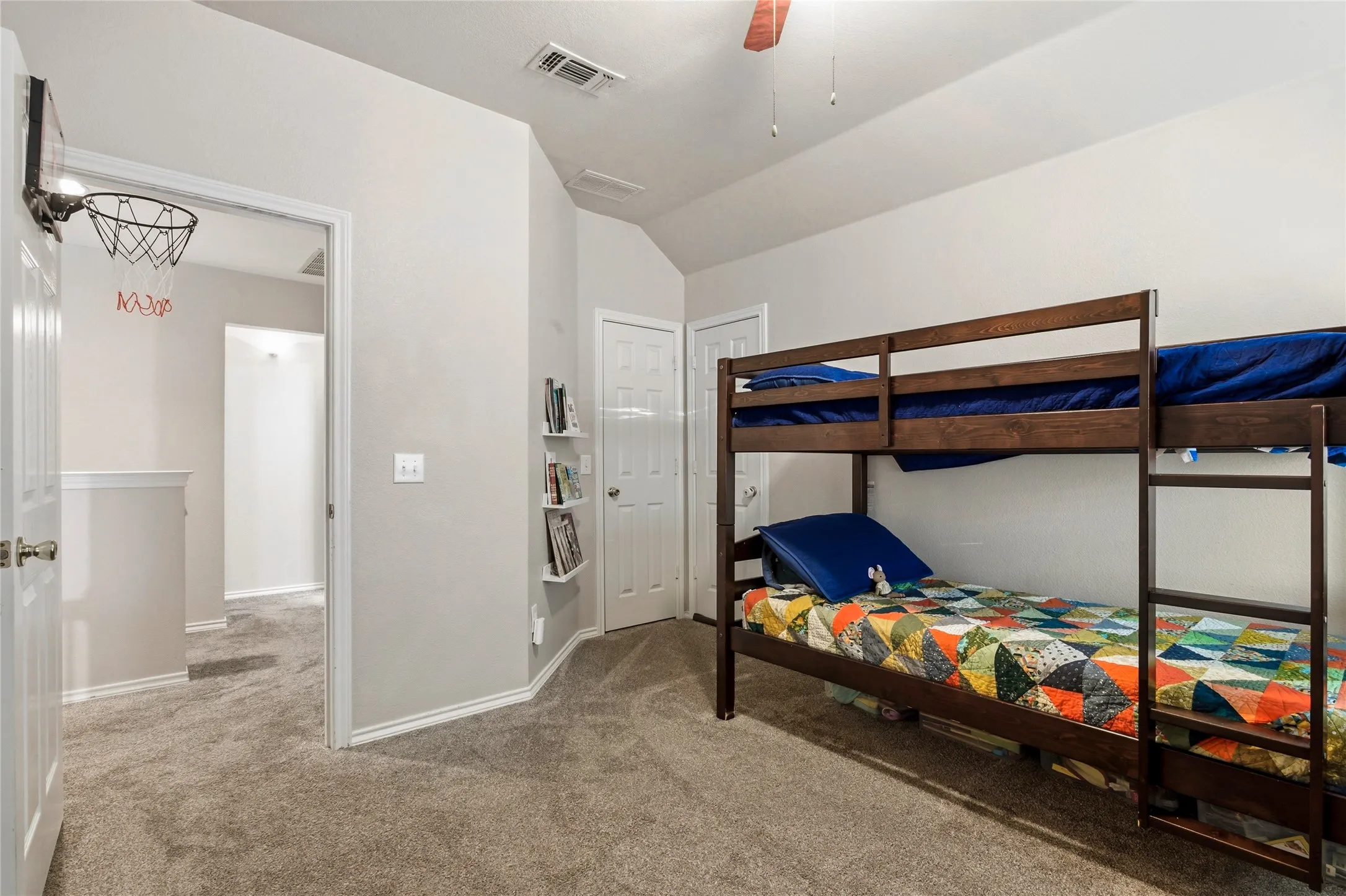 Single Family Residence For Sale in Collin County , 8612 Falcon Crest Drive, Mc Kinney, Texas 75072, 4 Bedroom, 3 Bathroom, 3 Garage spaces, 2,450 Sqft, built in 1999, mls#21286502, Real Estate Agent in Mc Kinney, Homes For Sale in Collin county, Homes For Sale in Mc Kinney, Realtor in Mc Kinney Texas, Real Estate Brokerage Independent Realty Texas, Luminita Cordes Realtor