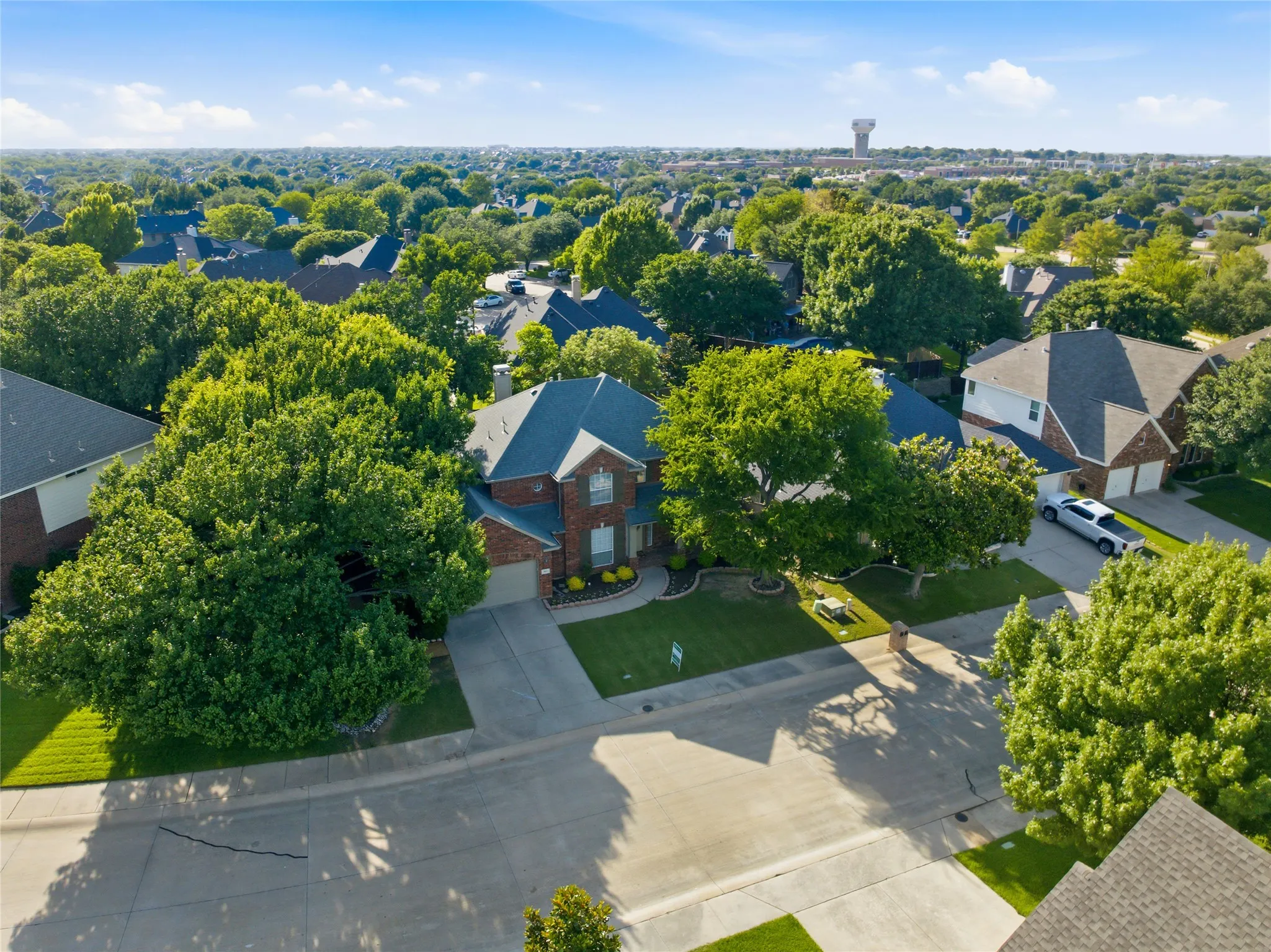 Single Family Residence For Sale in Collin County , 8612 Falcon Crest Drive, Mc Kinney, Texas 75072, 4 Bedroom, 3 Bathroom, 3 Garage spaces, 2,450 Sqft, built in 1999, mls#21286502, Real Estate Agent in Mc Kinney, Homes For Sale in Collin county, Homes For Sale in Mc Kinney, Realtor in Mc Kinney Texas, Real Estate Brokerage Independent Realty Texas, Luminita Cordes Realtor