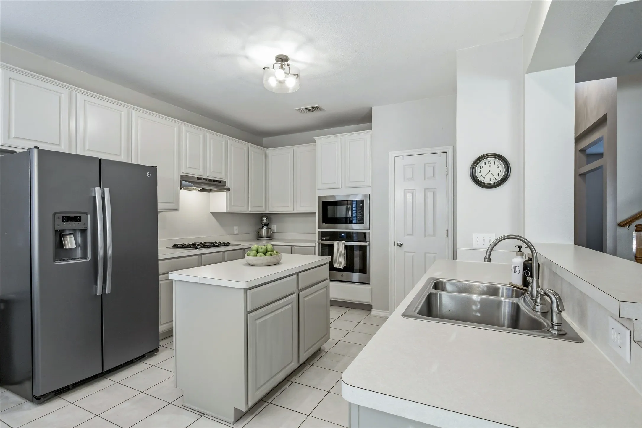 Single Family Residence For Sale in Collin County , 8612 Falcon Crest Drive, Mc Kinney, Texas 75072, 4 Bedroom, 3 Bathroom, 3 Garage spaces, 2,450 Sqft, built in 1999, mls#21286502, Real Estate Agent in Mc Kinney, Homes For Sale in Collin county, Homes For Sale in Mc Kinney, Realtor in Mc Kinney Texas, Real Estate Brokerage Independent Realty Texas, Luminita Cordes Realtor