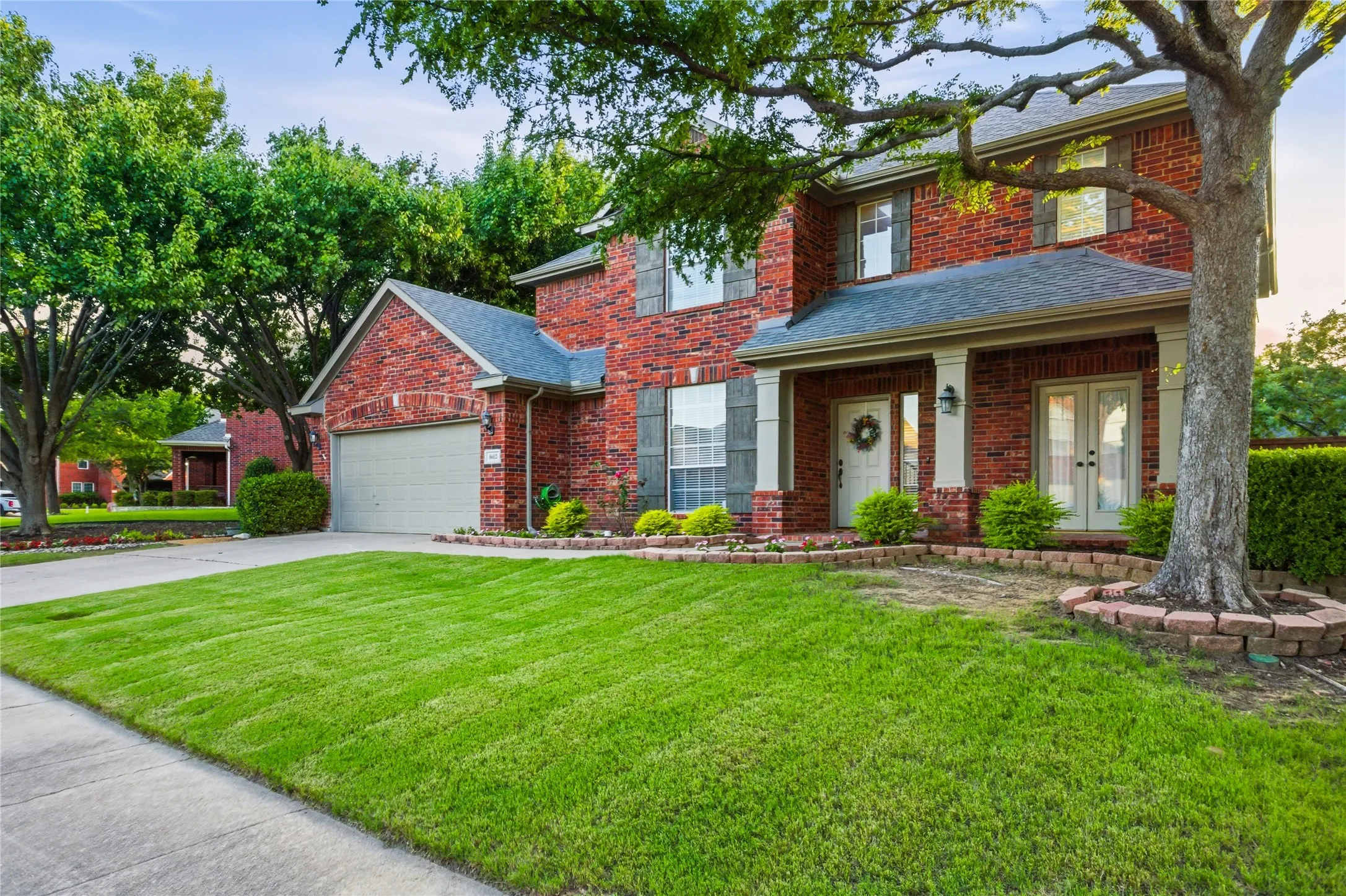 Single Family Residence For Sale in Collin County , 8612 Falcon Crest Drive, Mc Kinney, Texas 75072, 4 Bedroom, 3 Bathroom, 3 Garage spaces, 2,450 Sqft, built in 1999, mls#21286502, Real Estate Agent in Mc Kinney, Homes For Sale in Collin county, Homes For Sale in Mc Kinney, Realtor in Mc Kinney Texas, Real Estate Brokerage Independent Realty Texas, Luminita Cordes Realtor