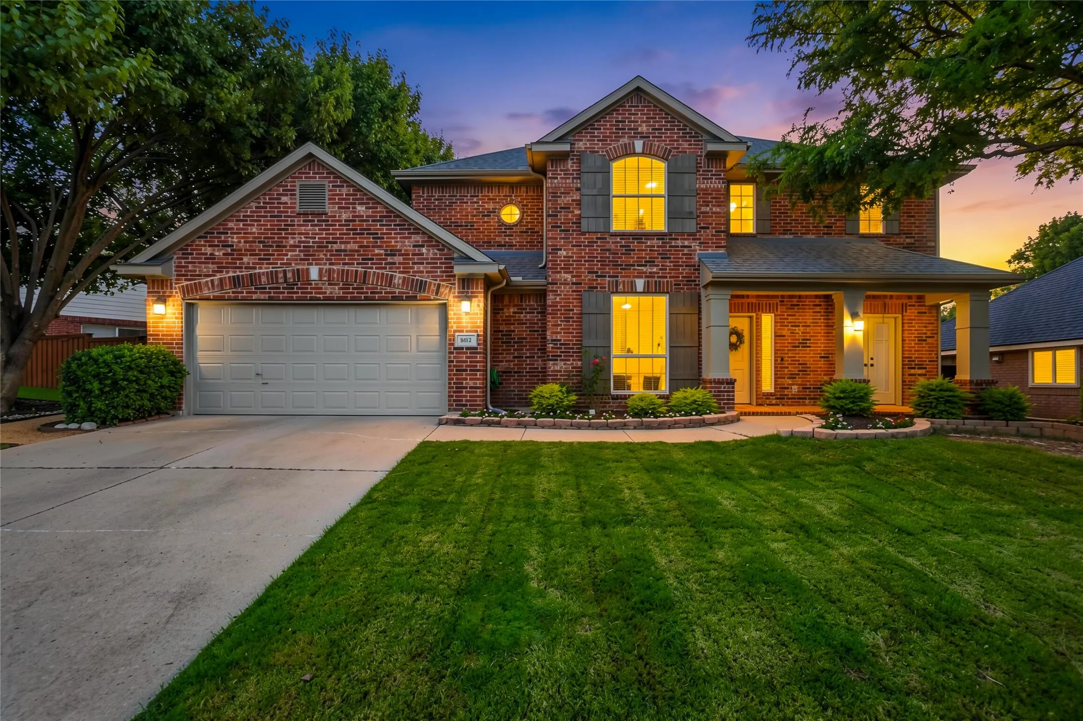 Single Family Residence For Sale in Collin County , 8612 Falcon Crest Drive, Mc Kinney, Texas 75072, 4 Bedroom, 3 Bathroom, 3 Garage spaces, 2,450 Sqft, built in 1999, mls#21286502, Real Estate Agent in Mc Kinney, Homes For Sale in Collin county, Homes For Sale in Mc Kinney, Realtor in Mc Kinney Texas, Real Estate Brokerage Independent Realty Texas, Luminita Cordes Realtor