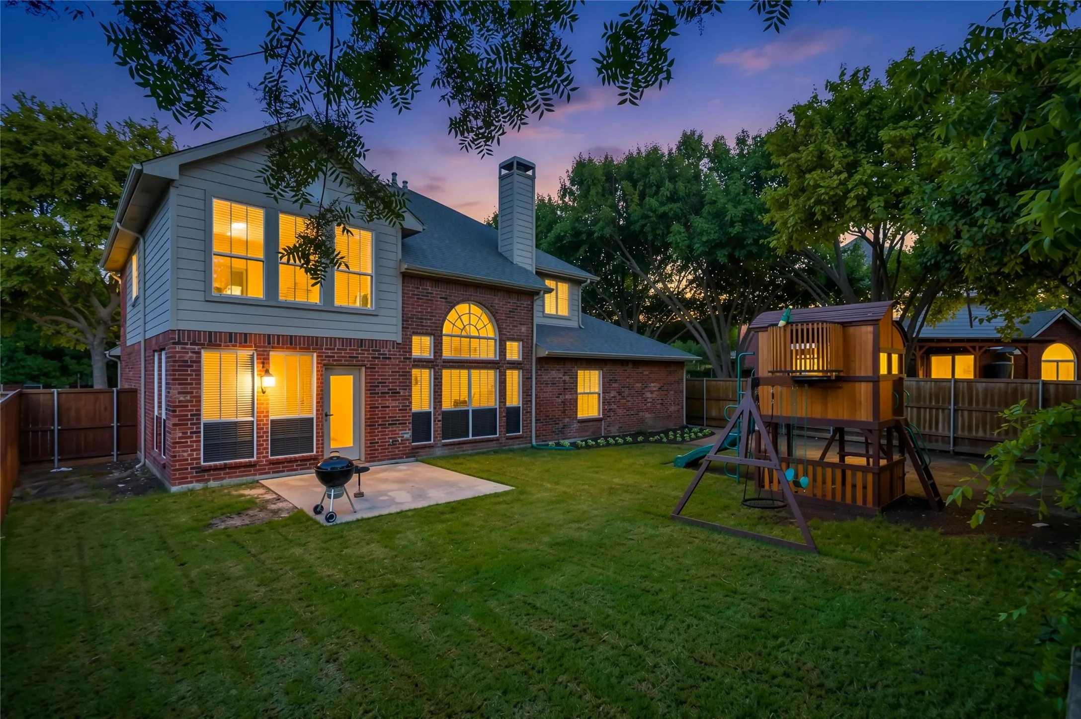 Single Family Residence For Sale in Collin County , 8612 Falcon Crest Drive, Mc Kinney, Texas 75072, 4 Bedroom, 3 Bathroom, 3 Garage spaces, 2,450 Sqft, built in 1999, mls#21286502, Real Estate Agent in Mc Kinney, Homes For Sale in Collin county, Homes For Sale in Mc Kinney, Realtor in Mc Kinney Texas, Real Estate Brokerage Independent Realty Texas, Luminita Cordes Realtor