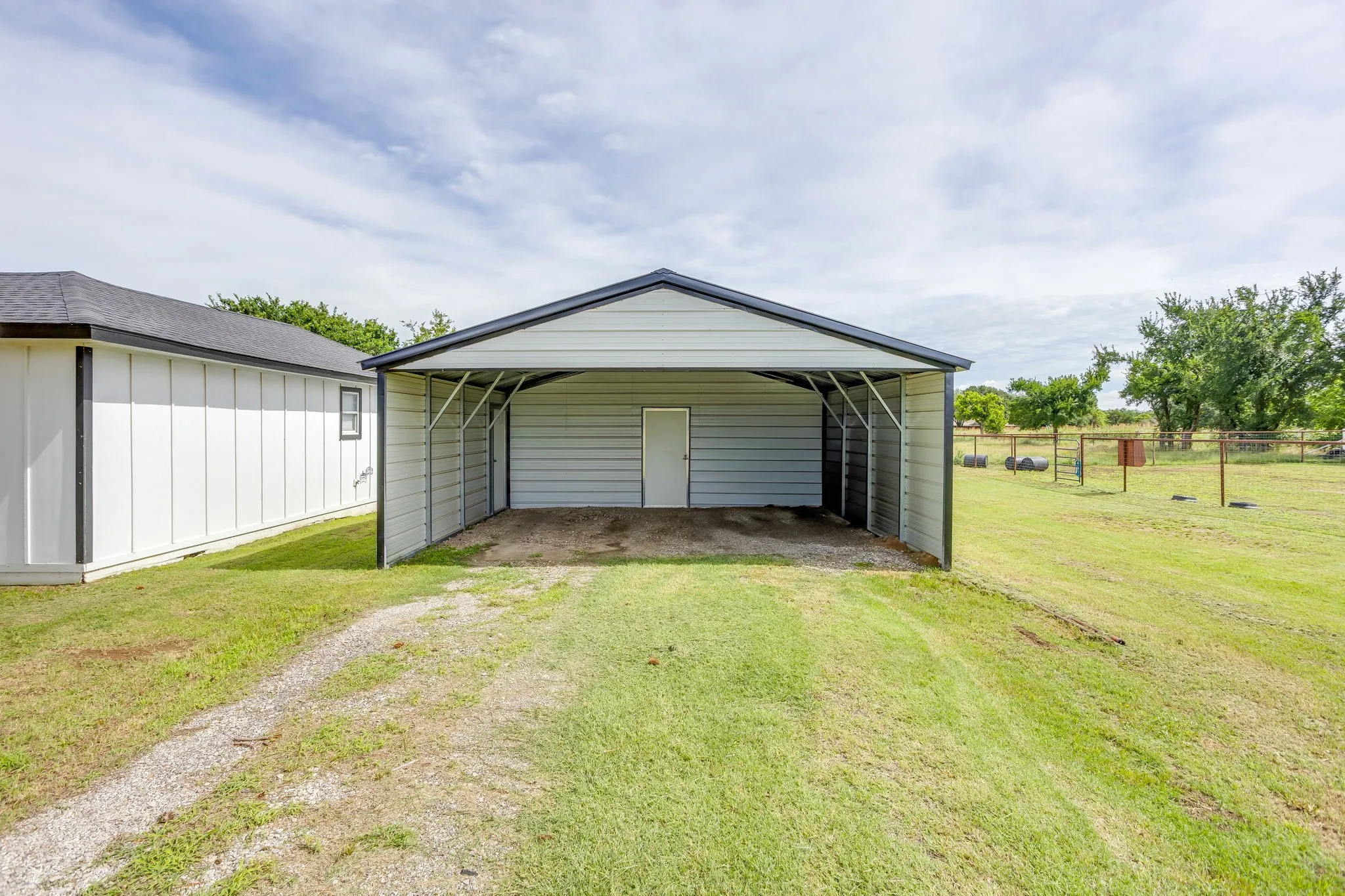 Single Family Residence For Sale in Palo Pinto County , 6296 Fm 1195, Mineral Wells, Texas 76067, 3 Bedroom, 2 Bathroom, Garage spaces, 1,620 Sqft, built in 0, mls#21287431, Real Estate Agent in Mineral Wells, Homes For Sale in Palo Pinto county, Homes For Sale in Mineral Wells, Realtor in Mineral Wells Texas, Real Estate Brokerage Independent Realty Texas, Luminita Cordes Realtor