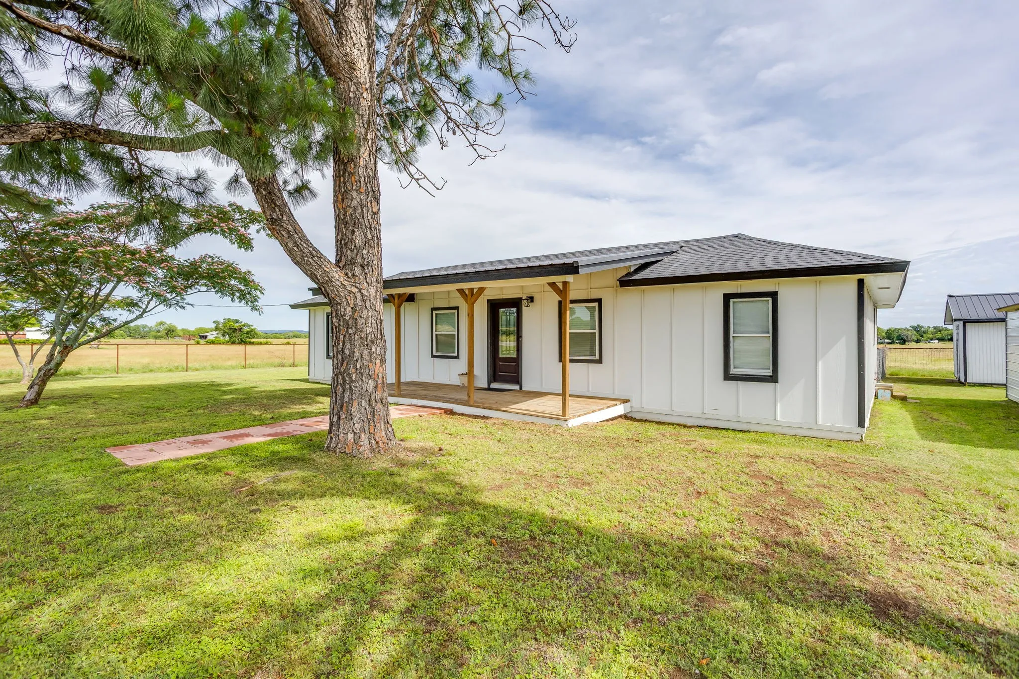 Single Family Residence For Sale in Palo Pinto County , 6296 Fm 1195, Mineral Wells, Texas 76067, 3 Bedroom, 2 Bathroom, Garage spaces, 1,620 Sqft, built in 0, mls#21287431, Real Estate Agent in Mineral Wells, Homes For Sale in Palo Pinto county, Homes For Sale in Mineral Wells, Realtor in Mineral Wells Texas, Real Estate Brokerage Independent Realty Texas, Luminita Cordes Realtor
