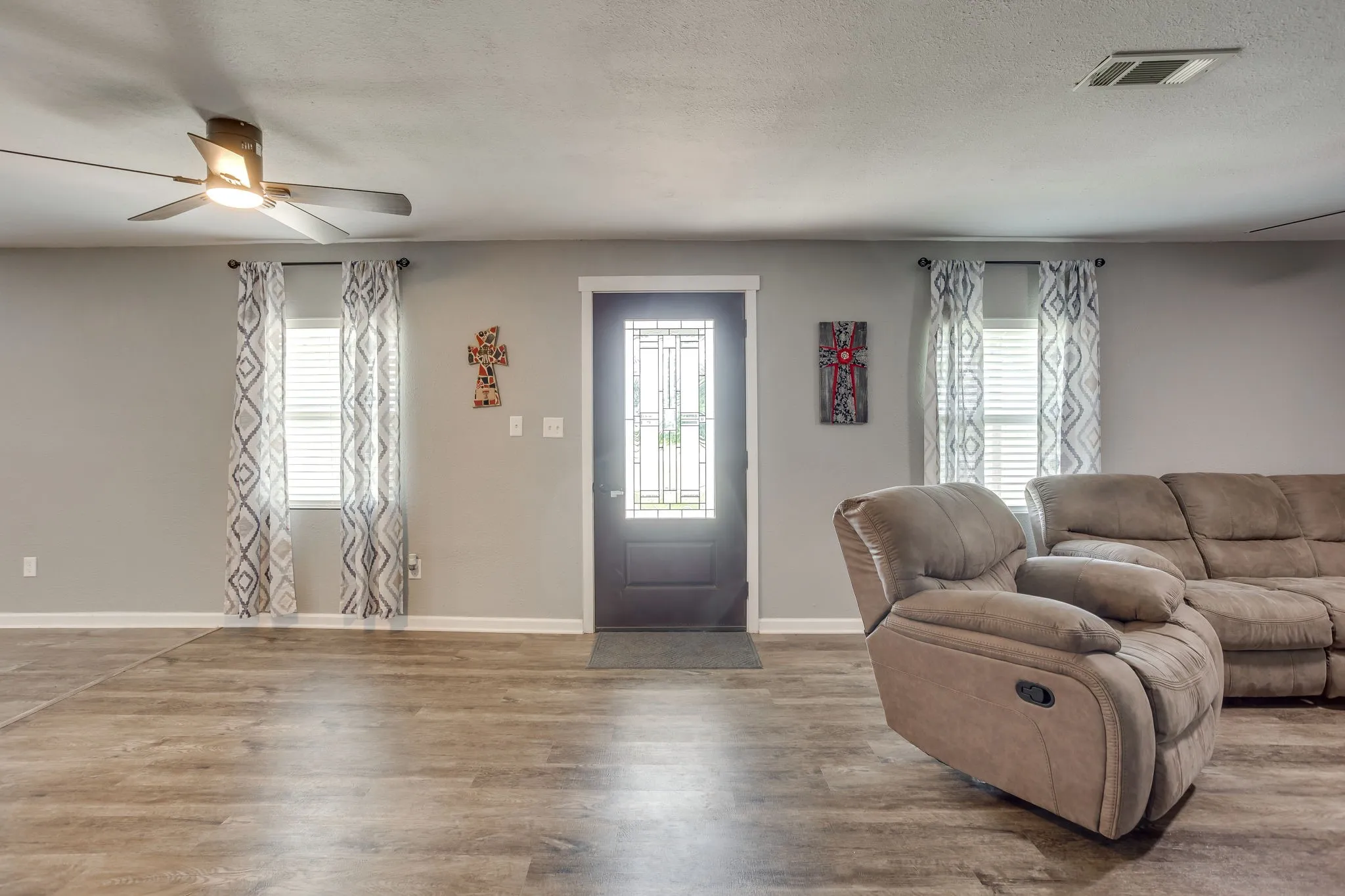 Single Family Residence For Sale in Palo Pinto County , 6296 Fm 1195, Mineral Wells, Texas 76067, 3 Bedroom, 2 Bathroom, Garage spaces, 1,620 Sqft, built in 0, mls#21287431, Real Estate Agent in Mineral Wells, Homes For Sale in Palo Pinto county, Homes For Sale in Mineral Wells, Realtor in Mineral Wells Texas, Real Estate Brokerage Independent Realty Texas, Luminita Cordes Realtor