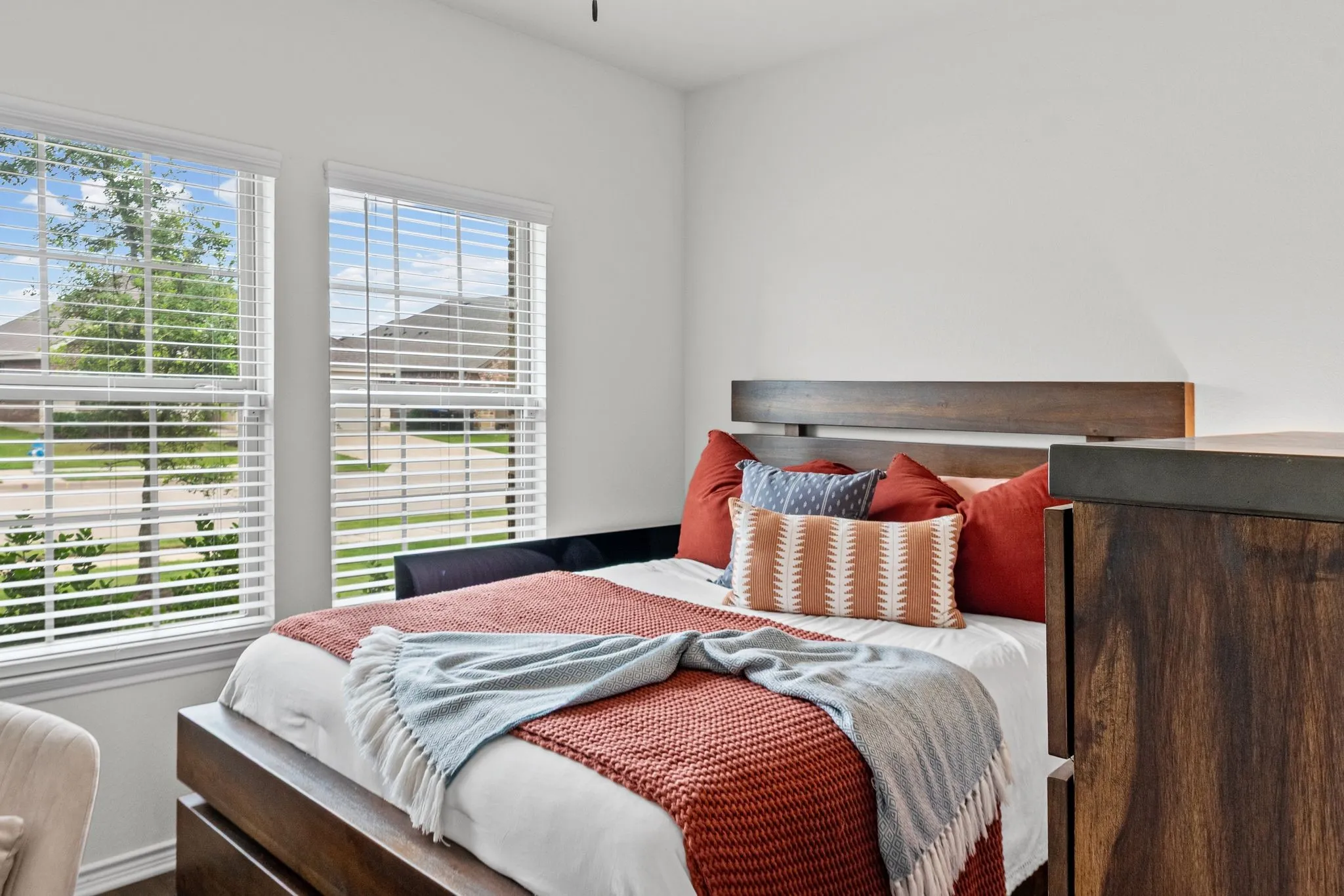 Single Family Residence For Sale in Hunt County , 179 Longhorn Pass, Caddo Mills, Texas 75135, 3 Bedroom, 2 Bathroom, 2 Garage spaces, 1,632 Sqft, built in 2021, mls#21285851, Real Estate Agent in Caddo Mills, Homes For Sale in Hunt county, Homes For Sale in Caddo Mills, Realtor in Caddo Mills Texas, Real Estate Brokerage Independent Realty Texas, Luminita Cordes Realtor